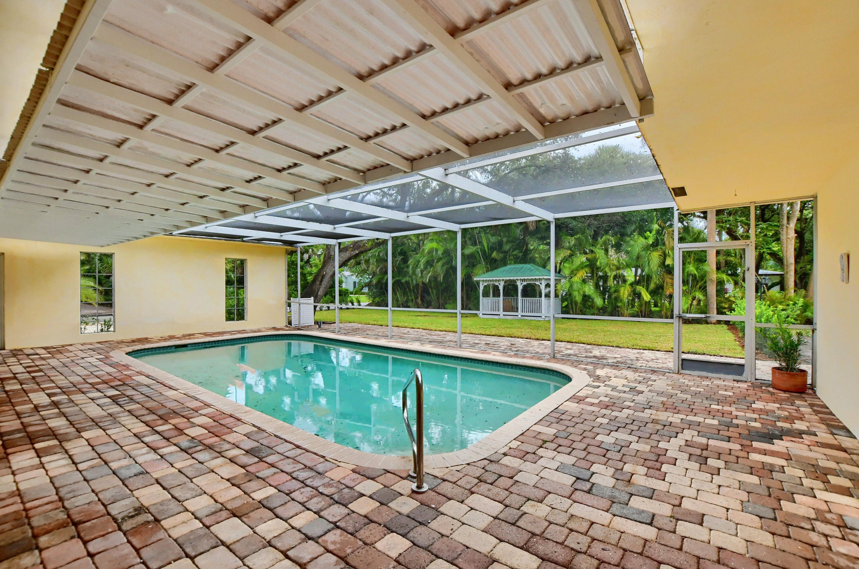 1040 Sw 21st St, Boca Raton, FL 33486