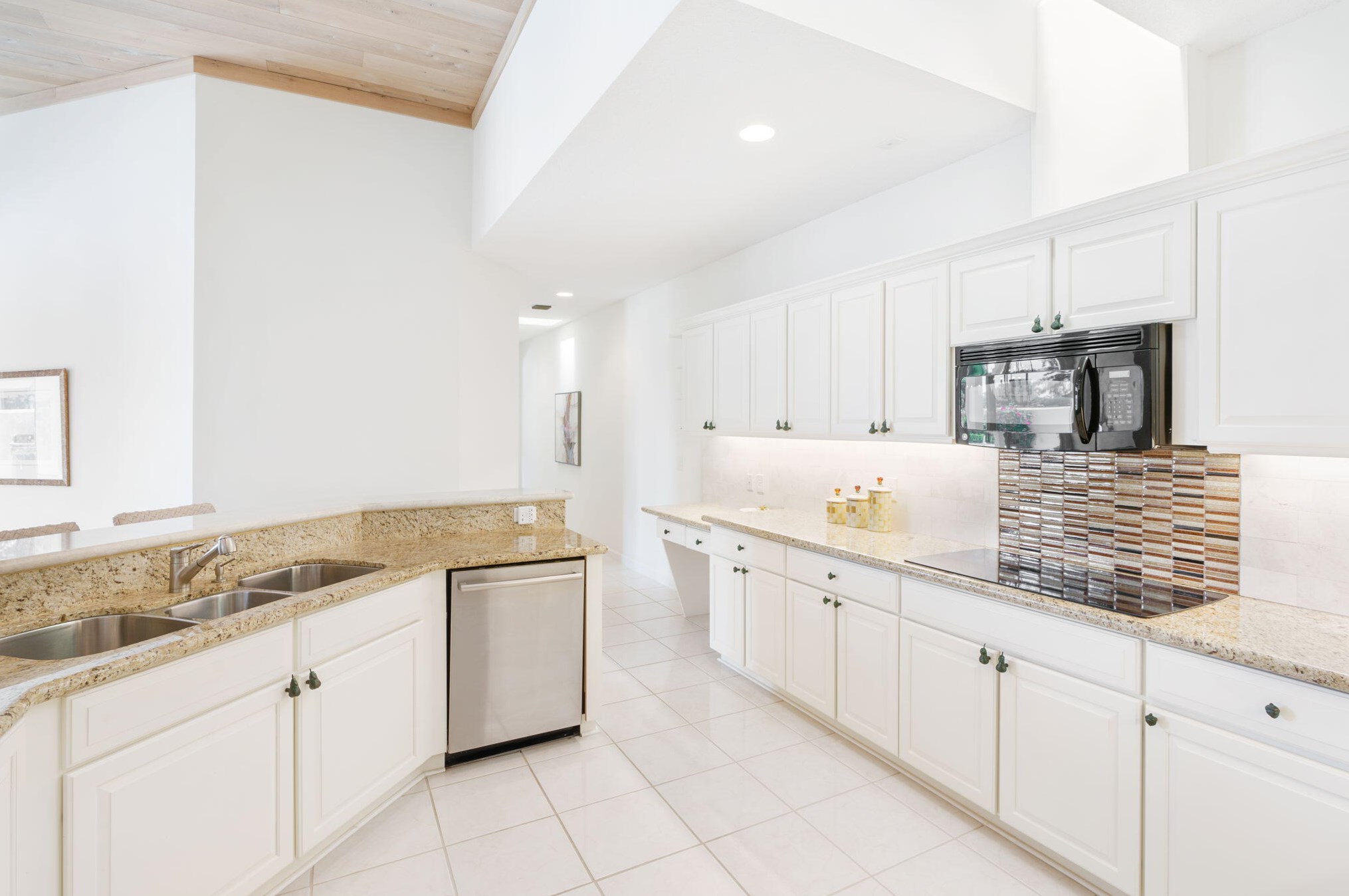 189 Orange Tree Dr, Lake Worth FL 33462-1129 exterior