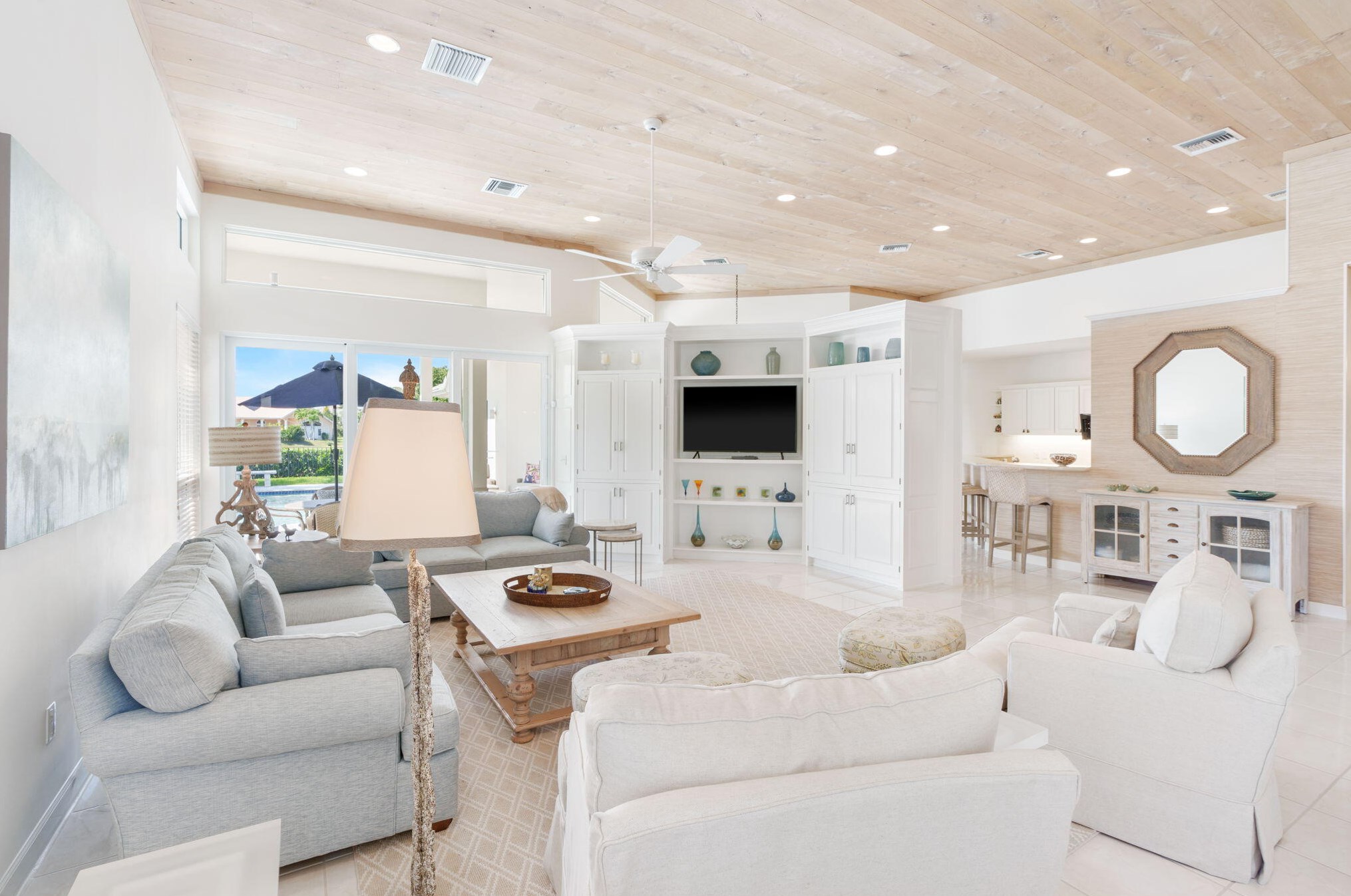 189 Orange Tree Dr, Lake Worth FL 33462-1129 exterior