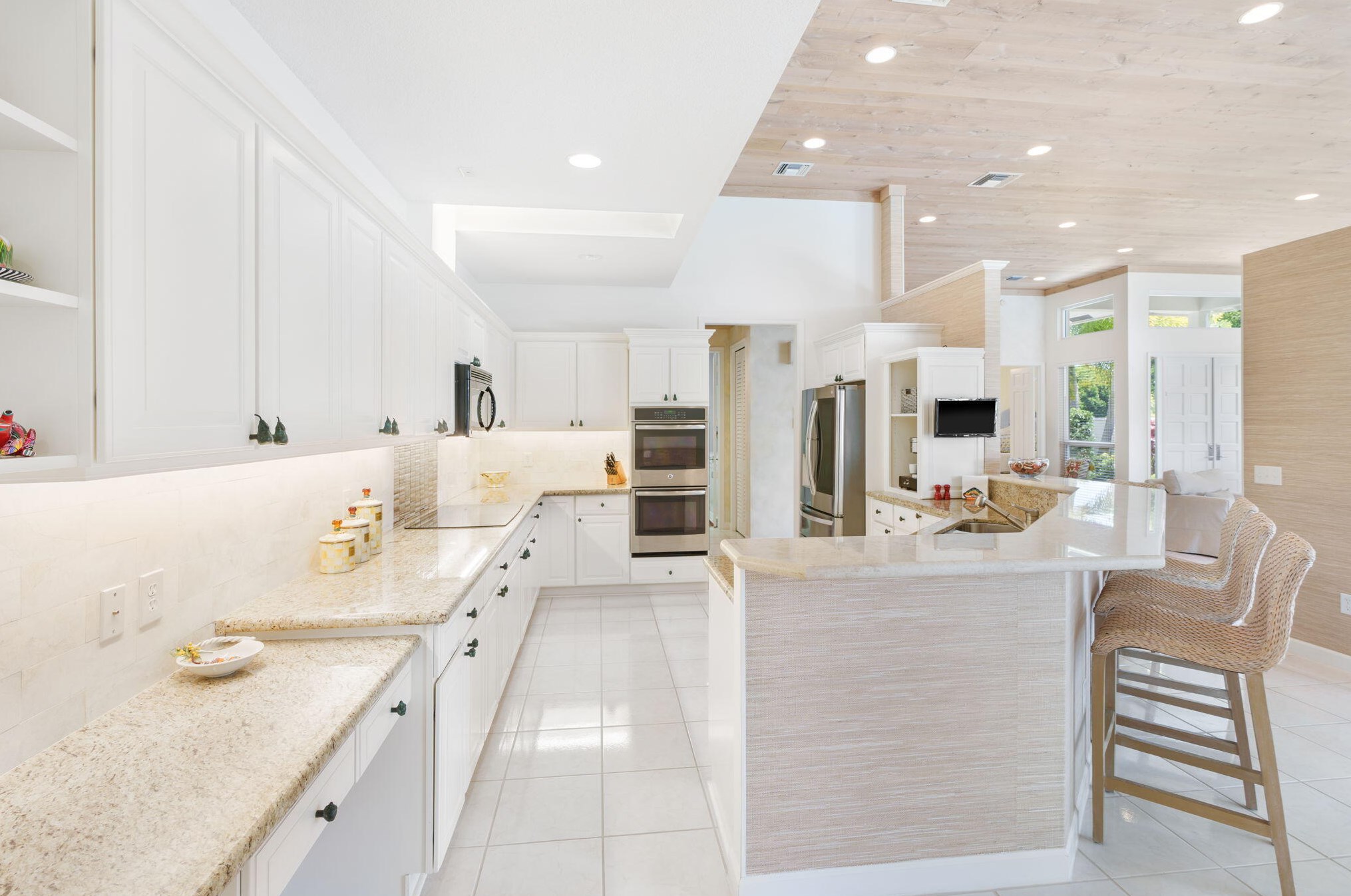 189 Orange Tree Dr, Lake Worth FL 33462-1129 exterior