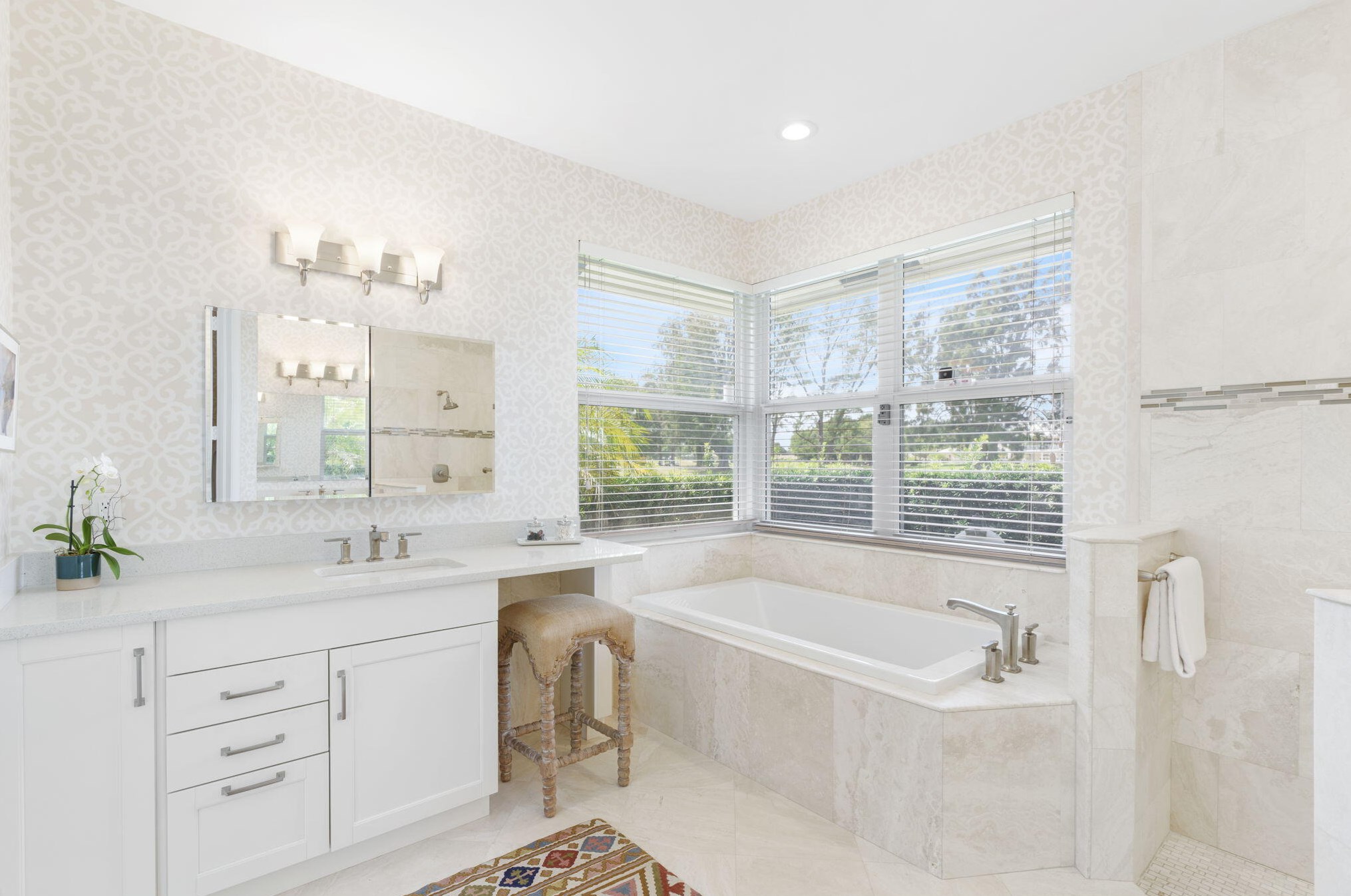 189 Orange Tree Dr, Lake Worth FL 33462-1129 exterior