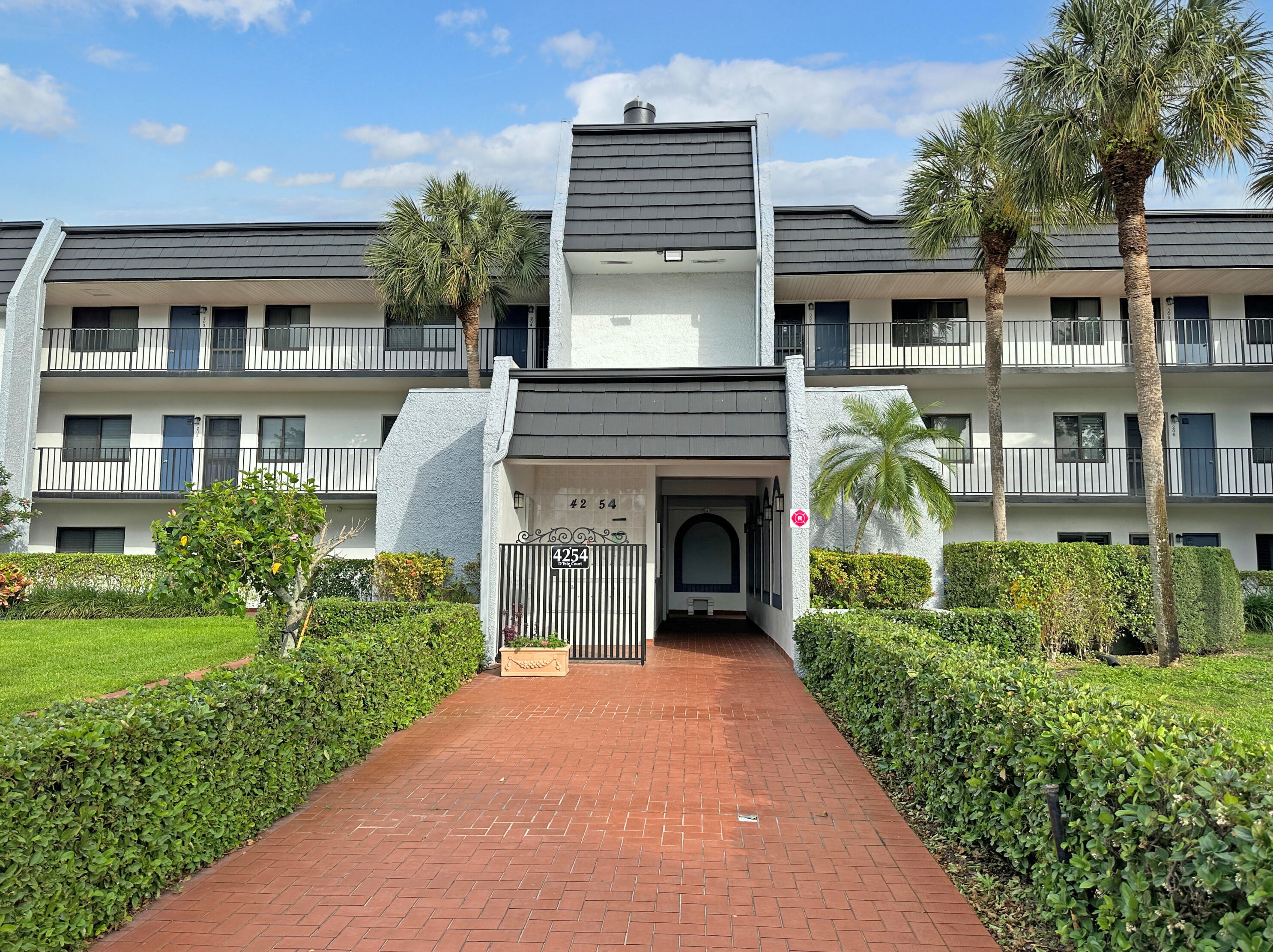 4254 Deste Ct #301, Lake Worth, FL 33467