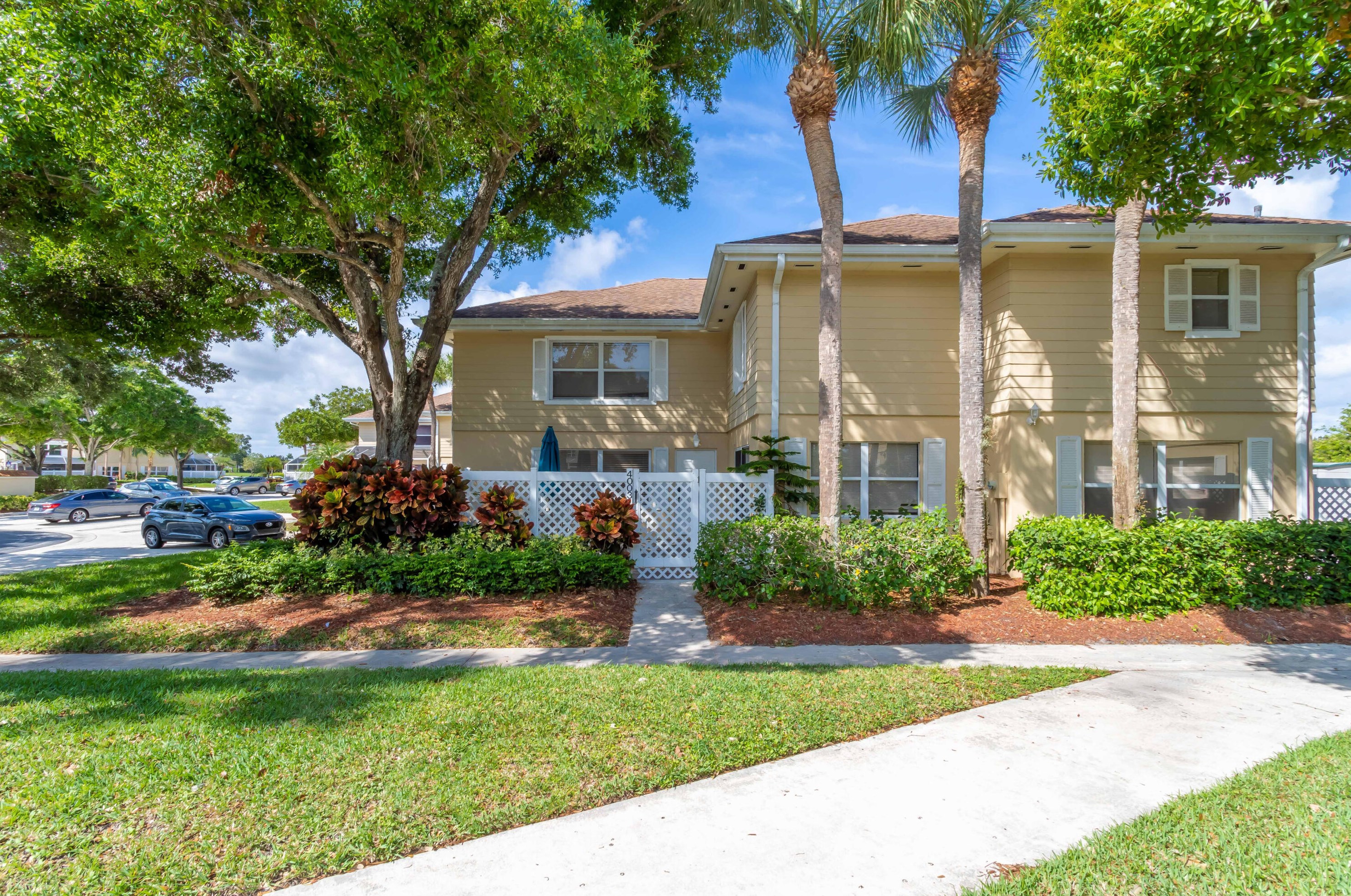 4003 Medford Ct, Boynton Beach, FL 33436