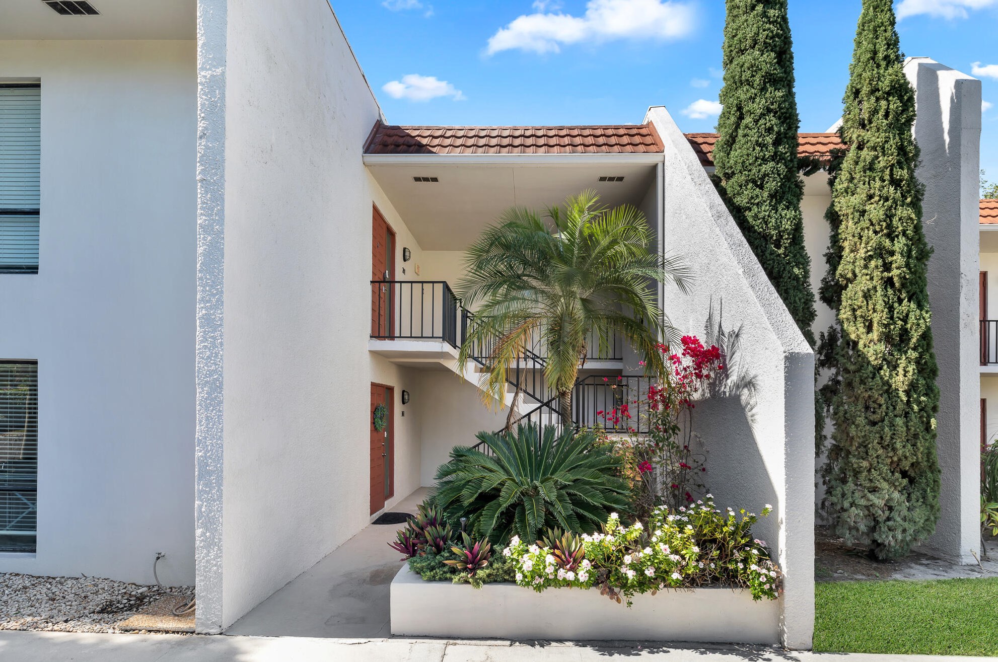 1723 Embassy Dr #201, West Palm Beach, FL 33401