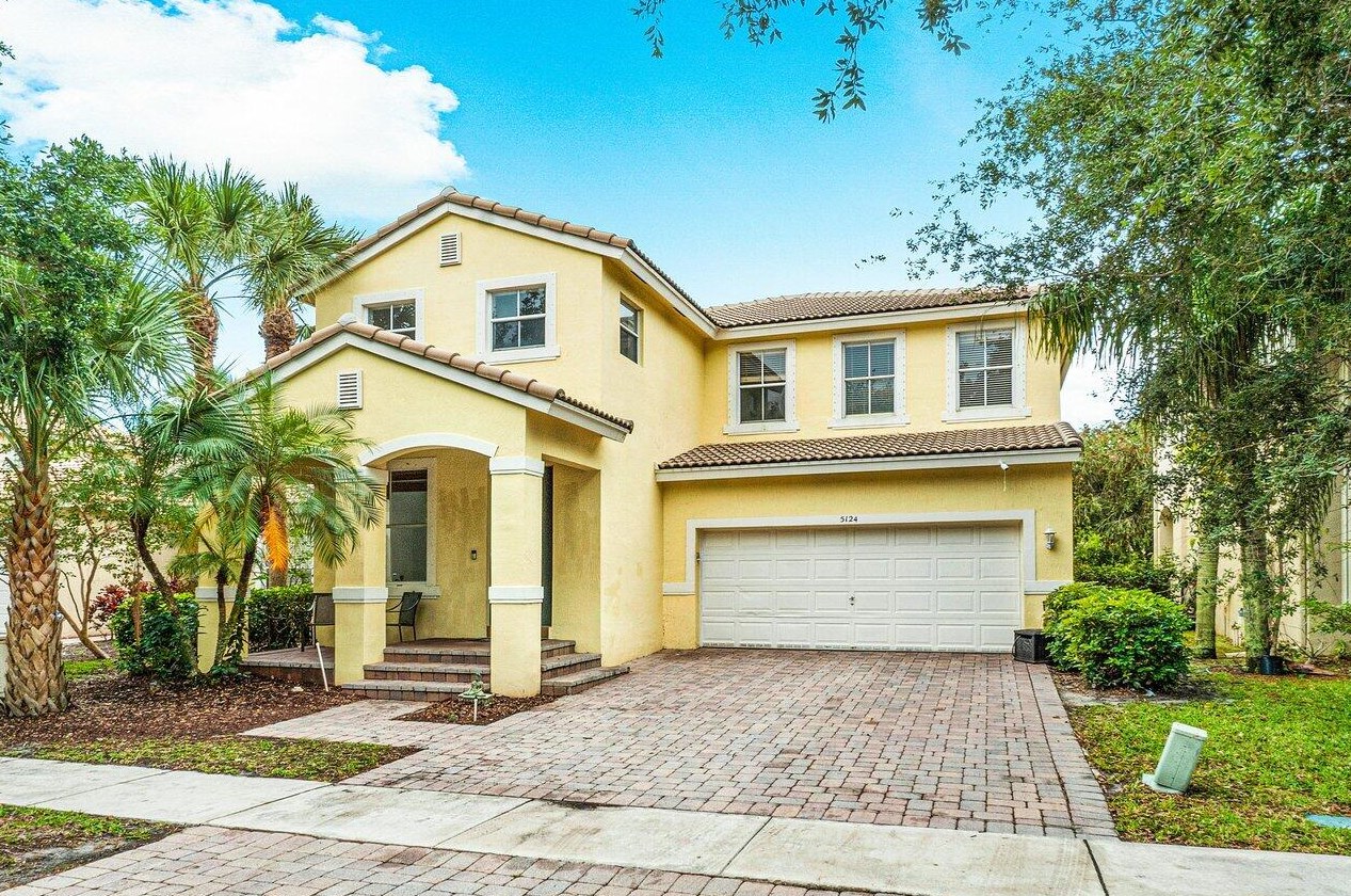 5124 Sancerre Cir, Lake Worth, FL 33463-7472