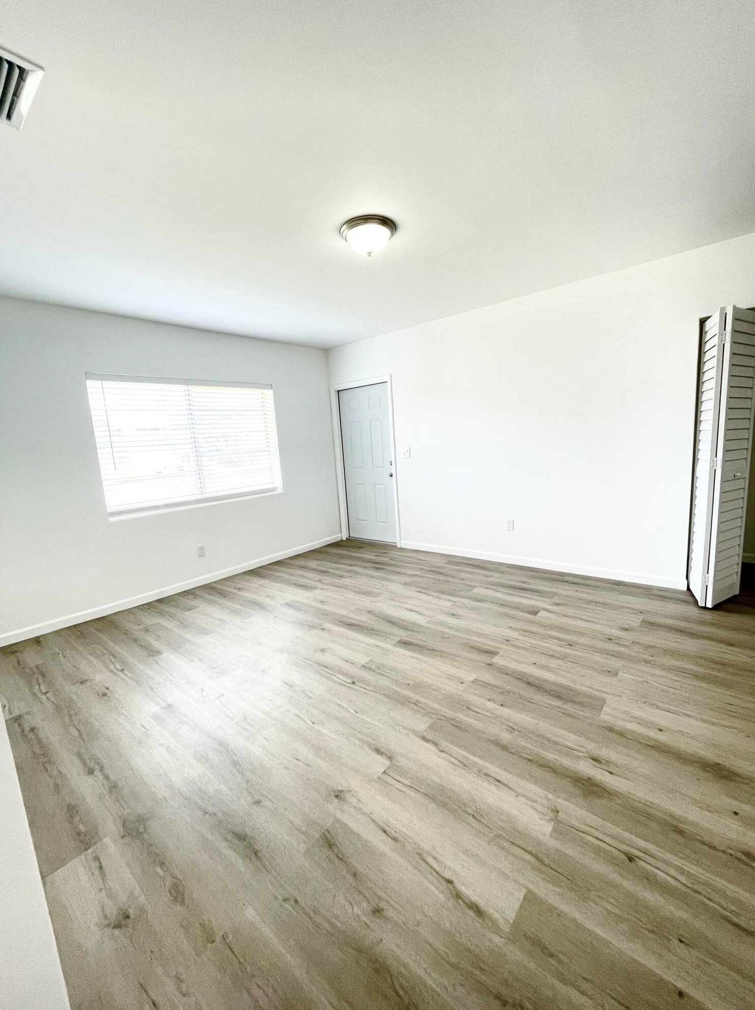 911 42nd St #1, West Palm Beach, FL 33407