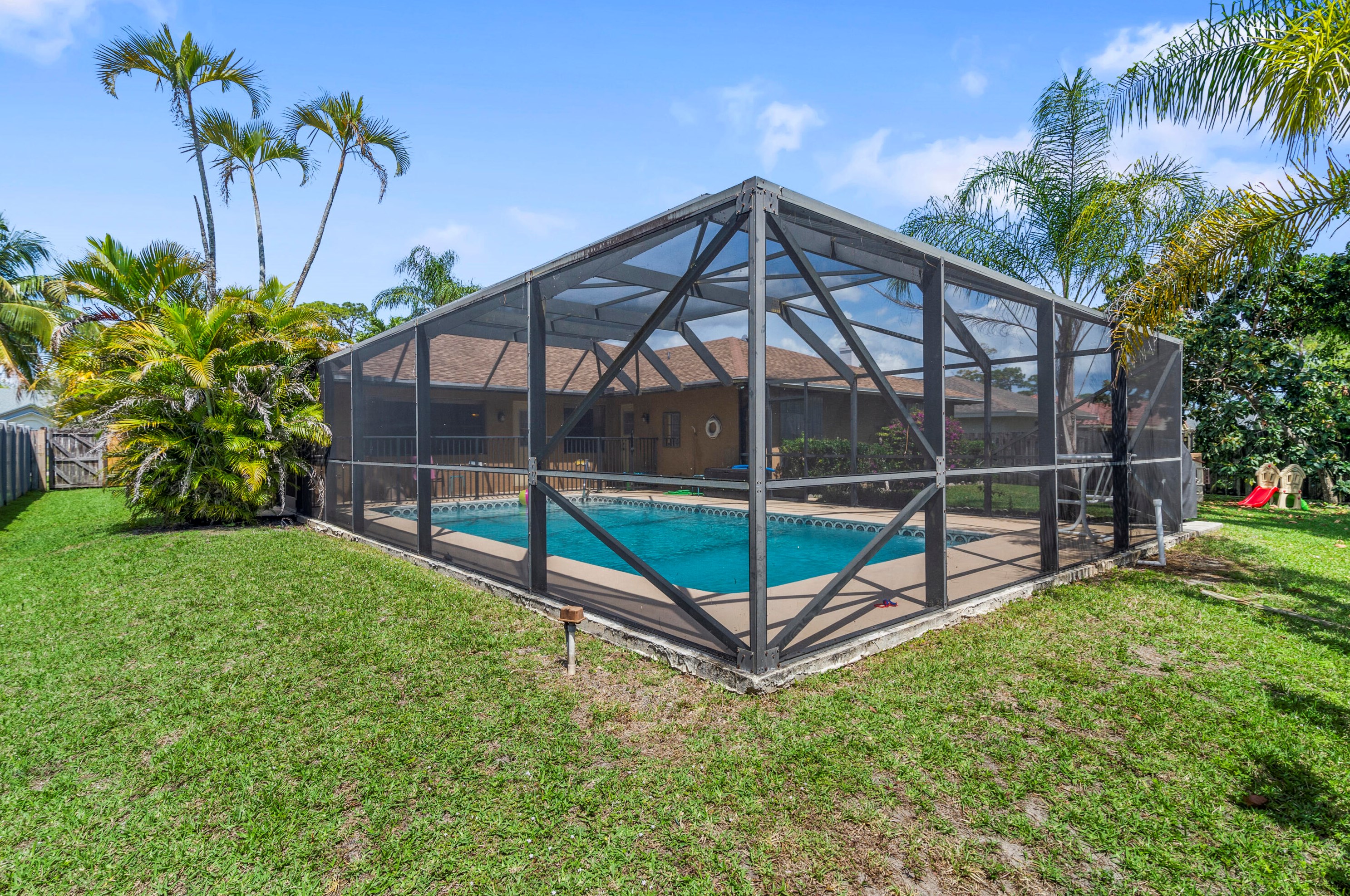 14248 Paddock Dr, West Palm Beach FL  33414-7812 exterior