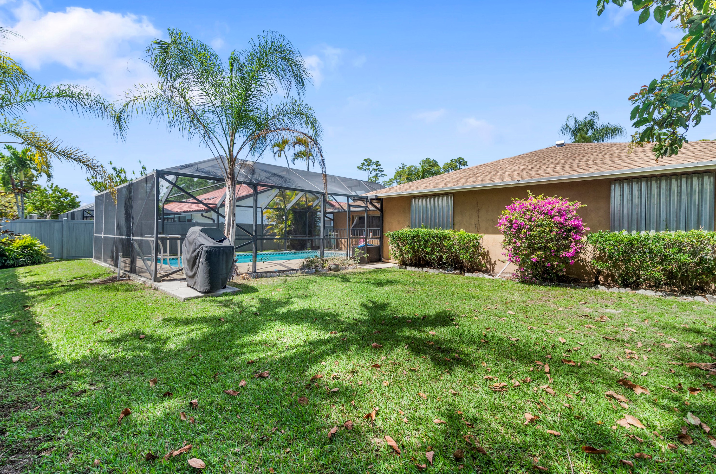 14248 Paddock Dr, West Palm Beach FL  33414-7812 exterior