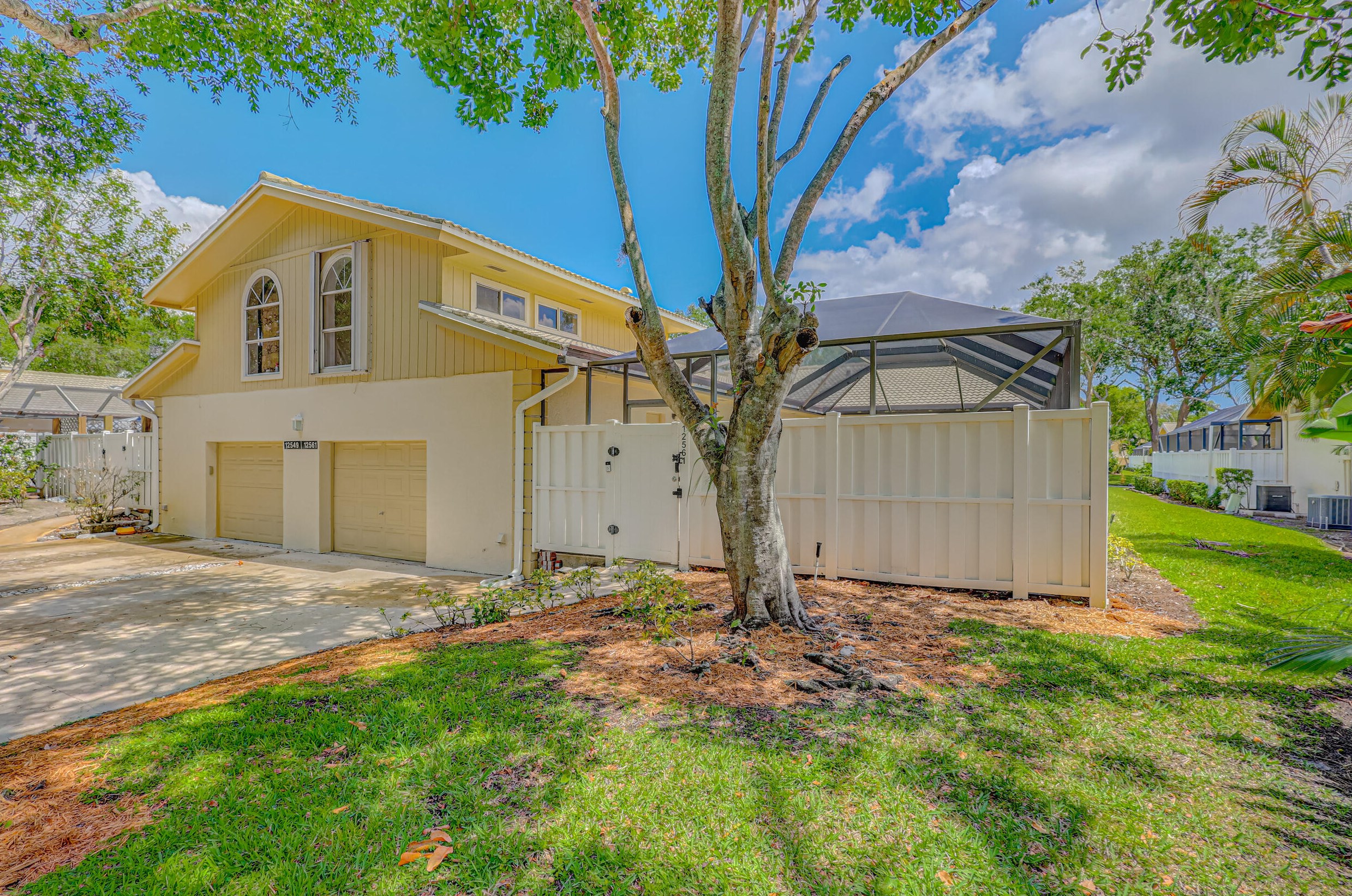 12561 Woodmill Dr, West Palm Beach, FL 33418