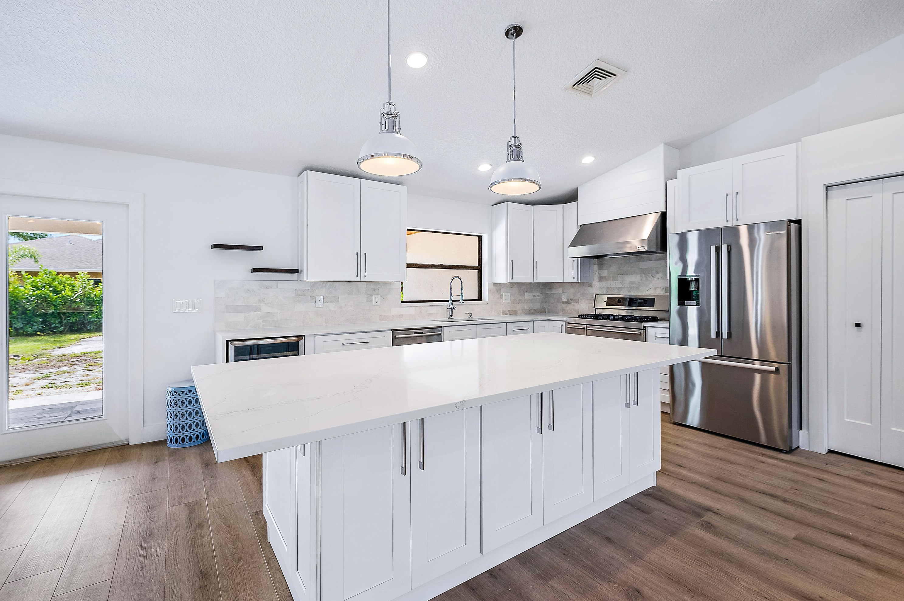 9102 Pomona St, Hobe Sound FL  33455-5524 exterior
