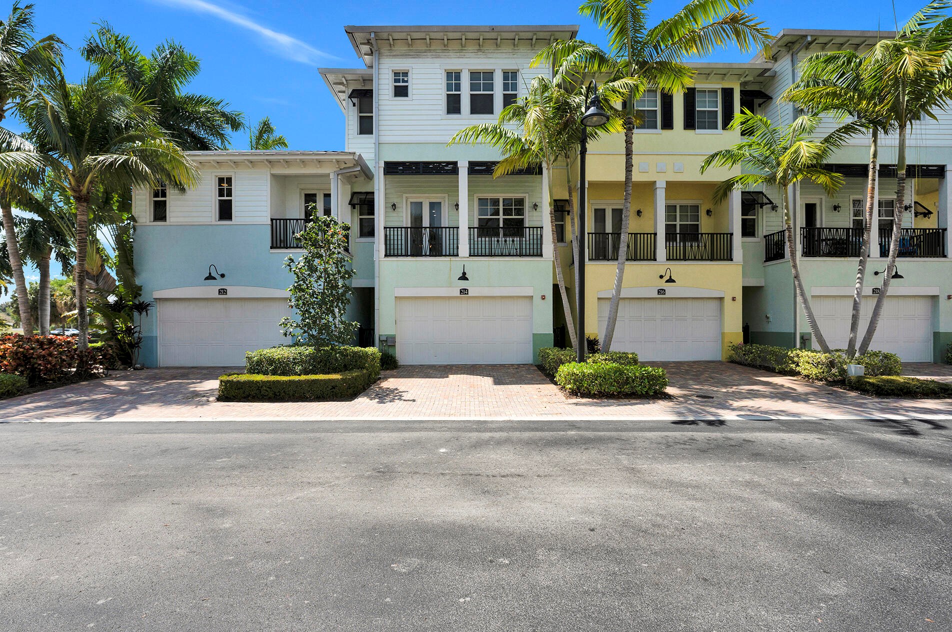 214 S Latitude Cir, Delray Beach, FL 33483