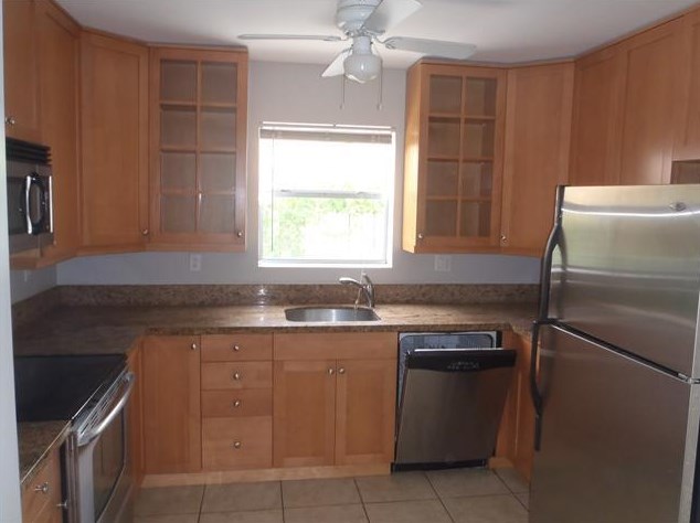 128 Auburn Dr, Lake Worth, FL 33460