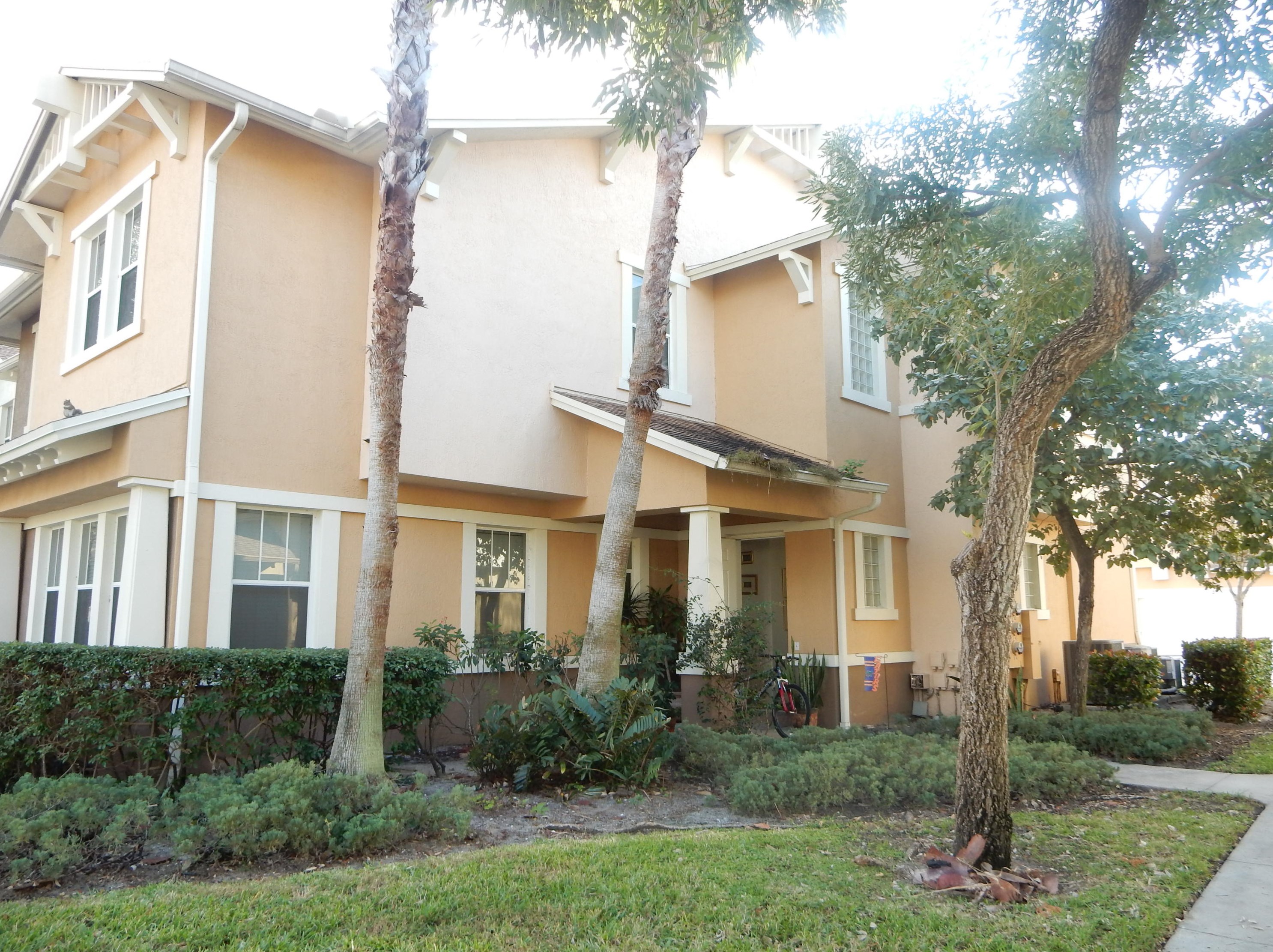 650 Pacific Grove Dr #6, West Palm Beach, FL 33401