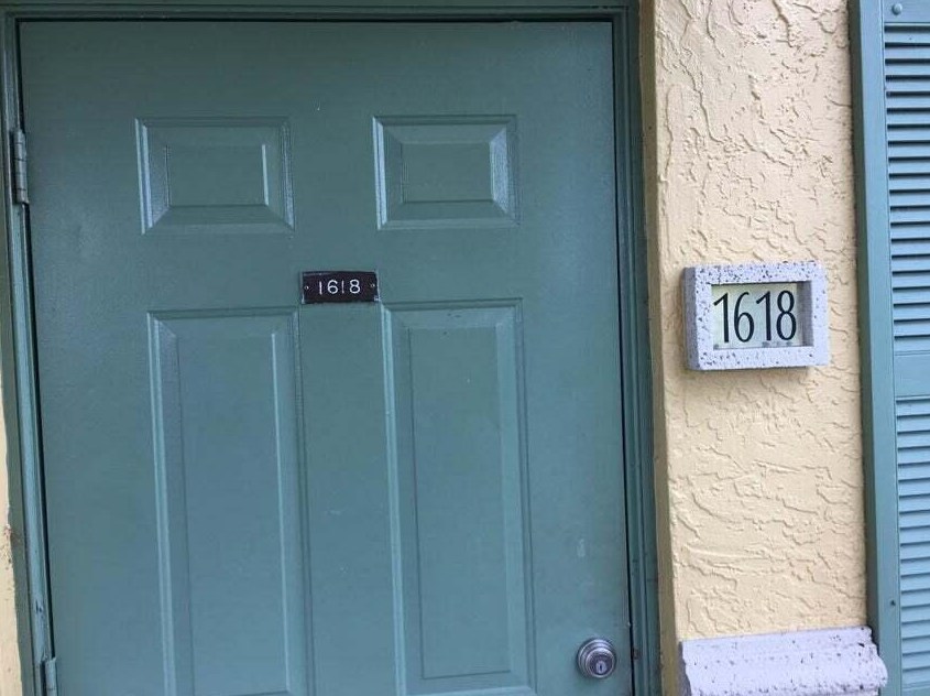 1618 Meadows Cir, Boynton Beach, FL 33436