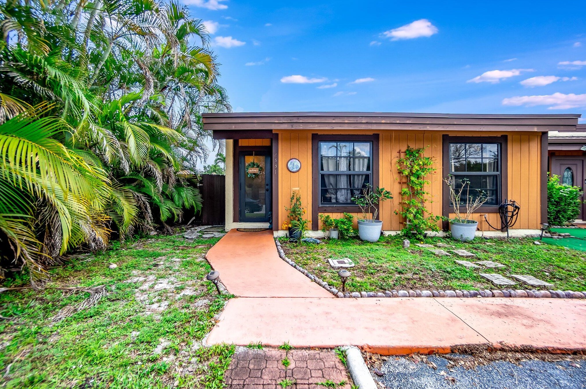 2331 Peach Ct, Hollywood, FL 33026-1629