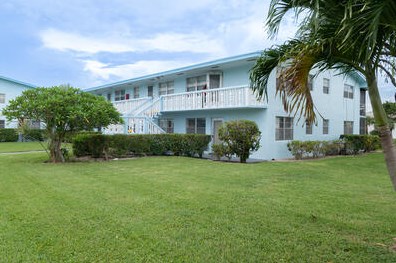 104 Camden E, West Palm Beach, FL 33417