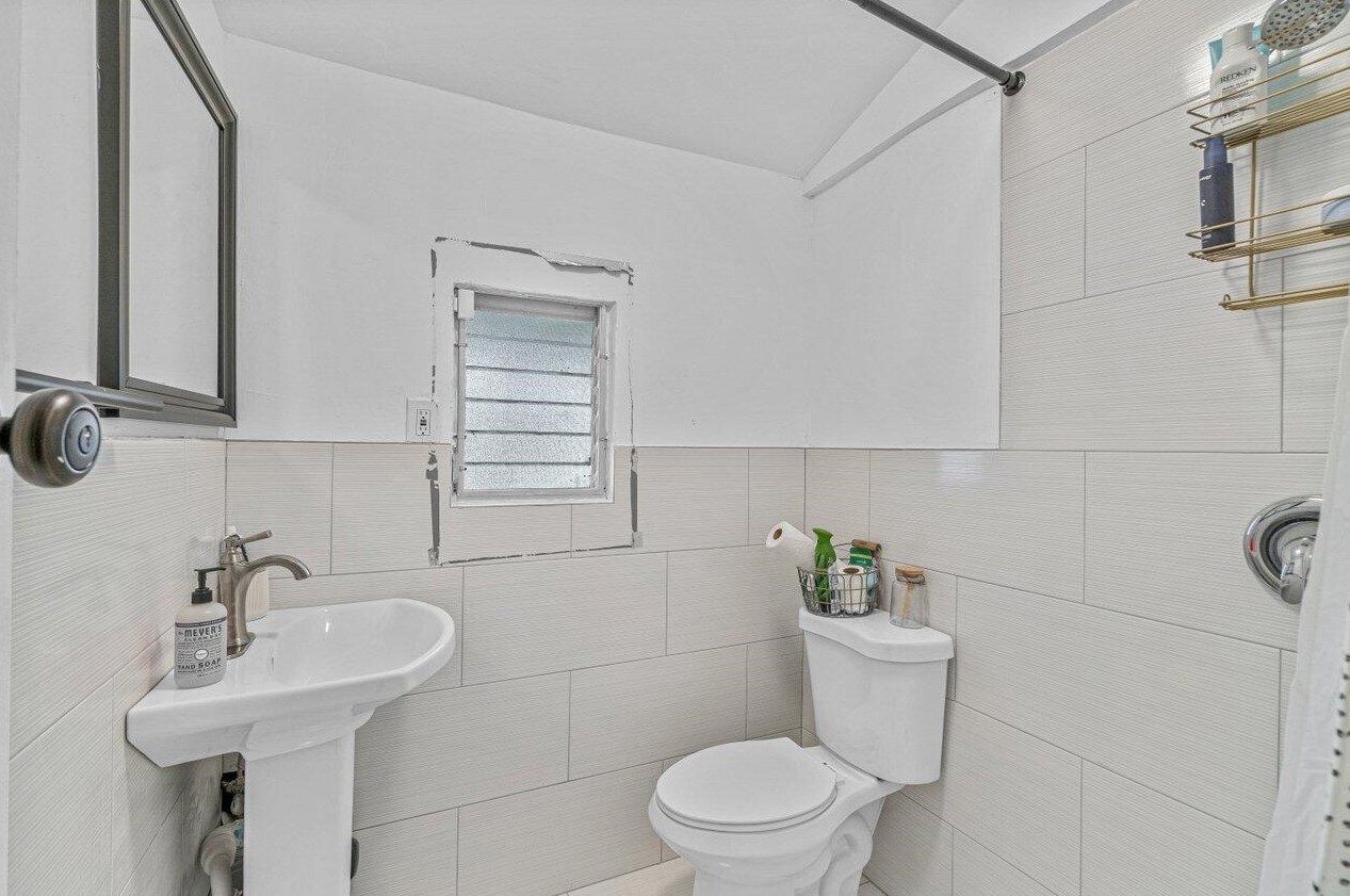 309 B St, Lake Worth FL  33460-3229 exterior