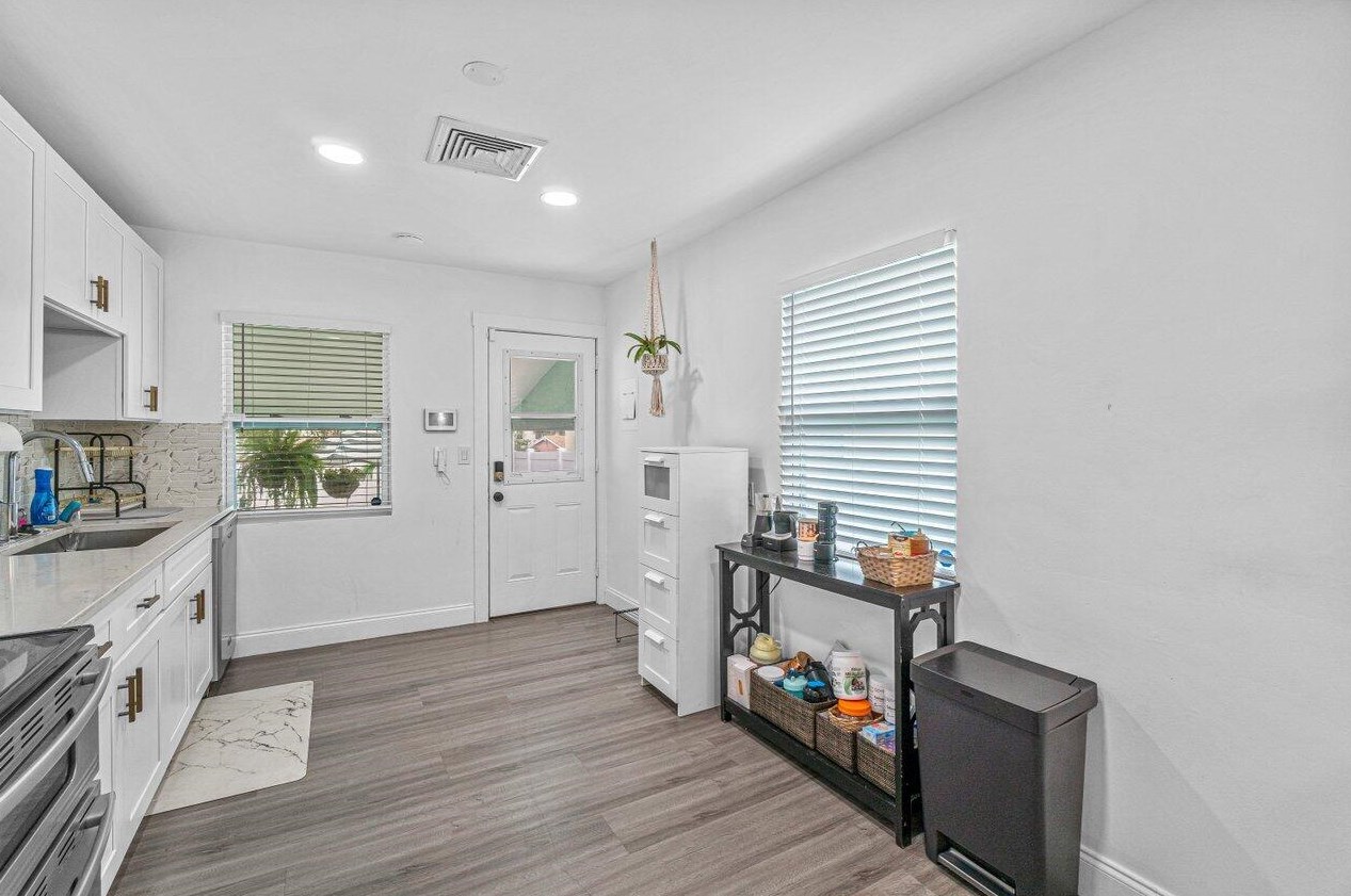 309 B St, Lake Worth FL  33460-3229 exterior