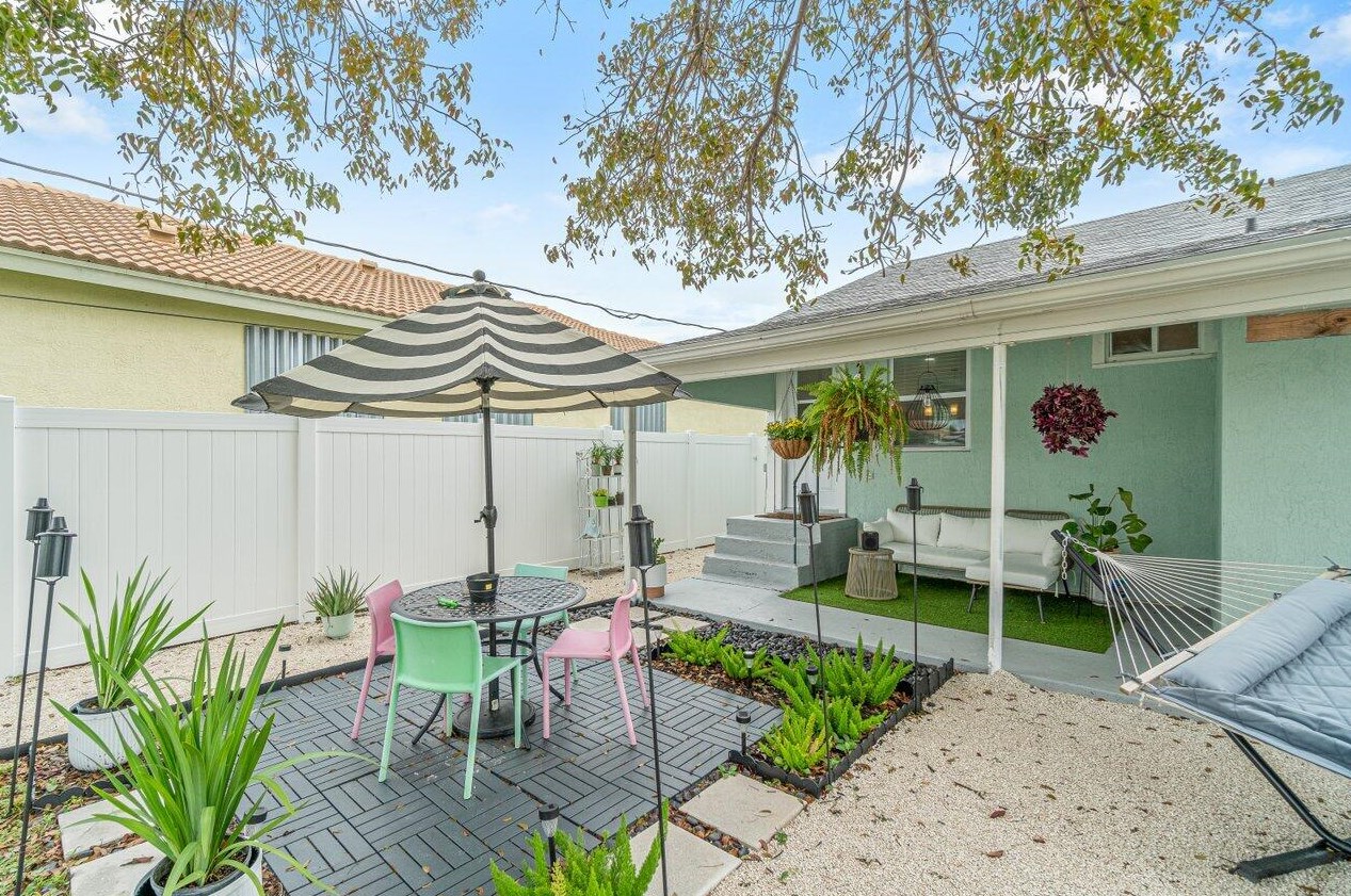 309 B St, Lake Worth FL  33460-3229 exterior