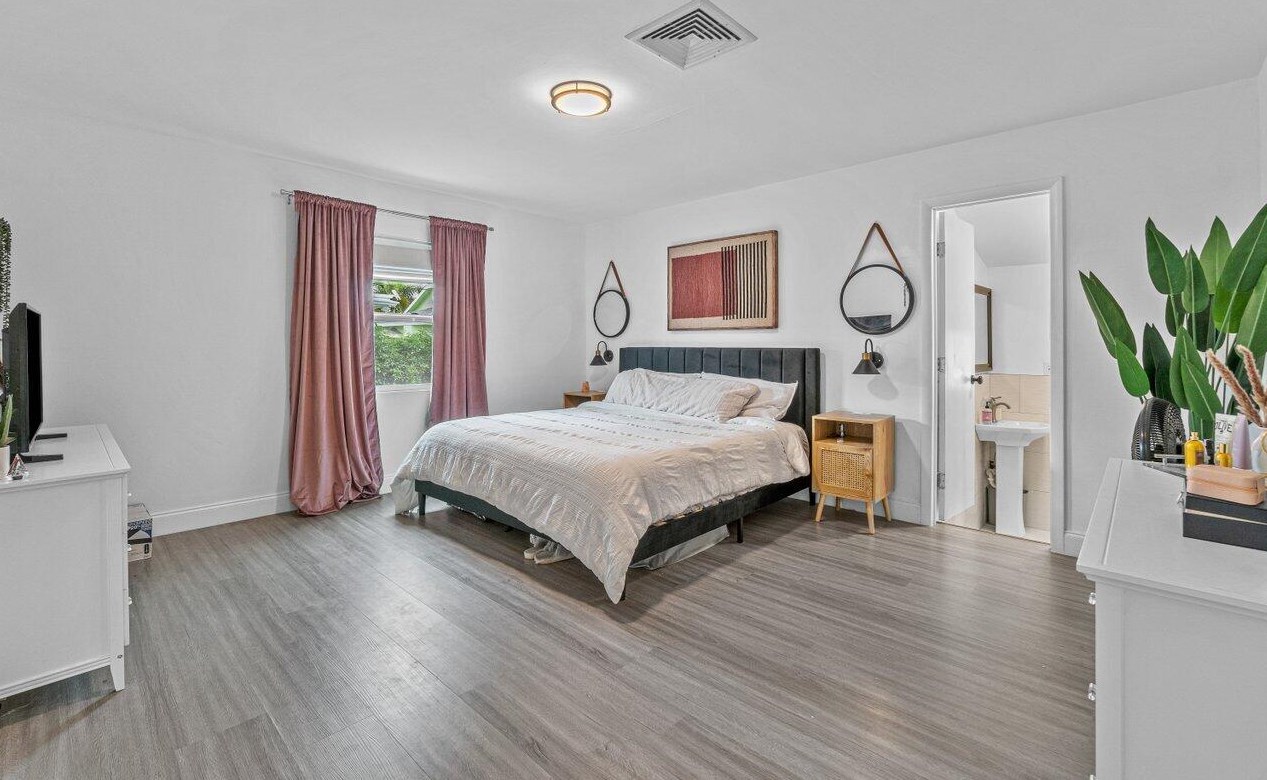 309 B St, Lake Worth FL  33460-3229 exterior