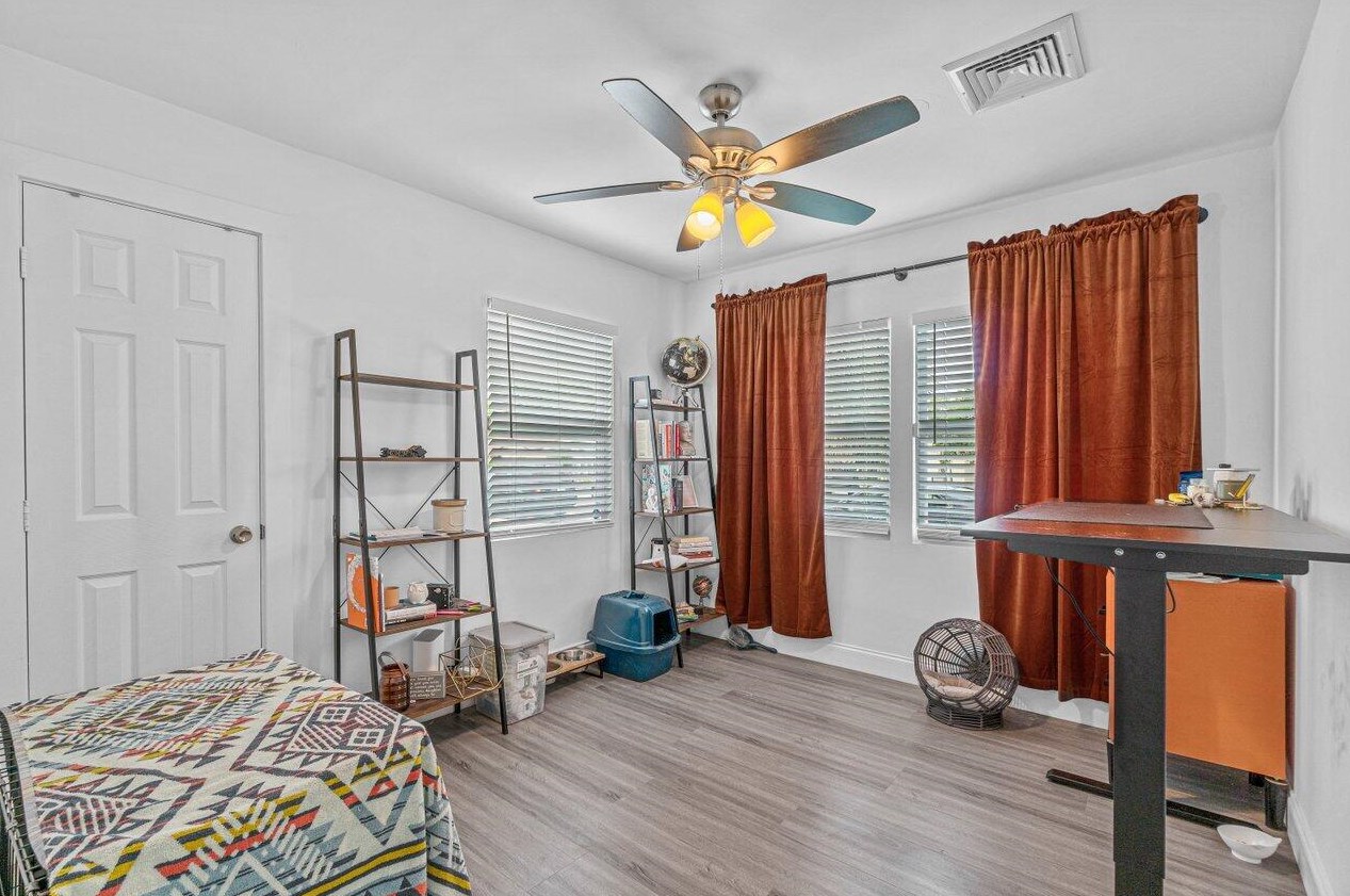 309 B St, Lake Worth FL  33460-3229 exterior