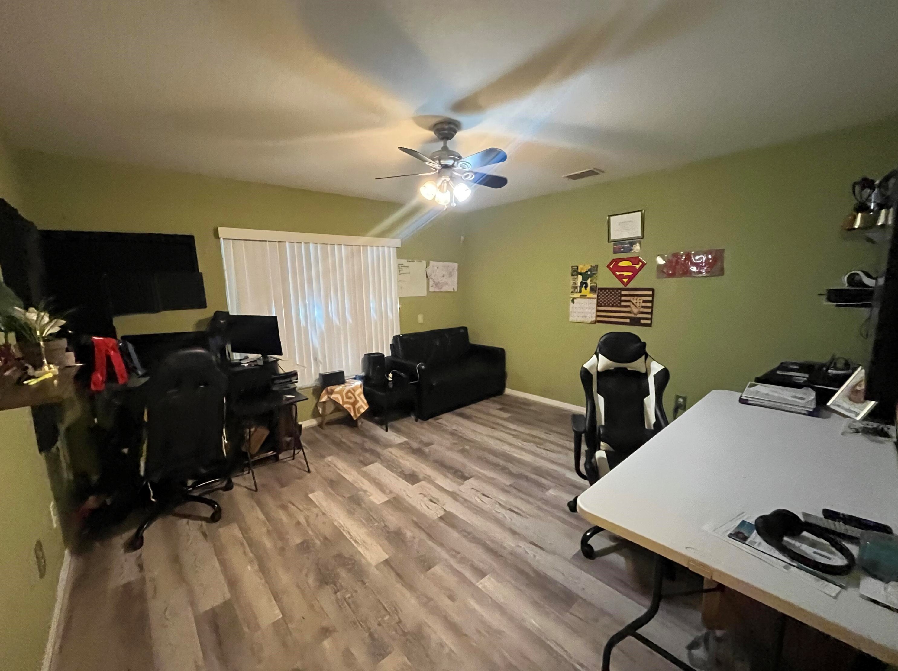 991 Se Bywood Ave, Fort Pierce, FL 34983