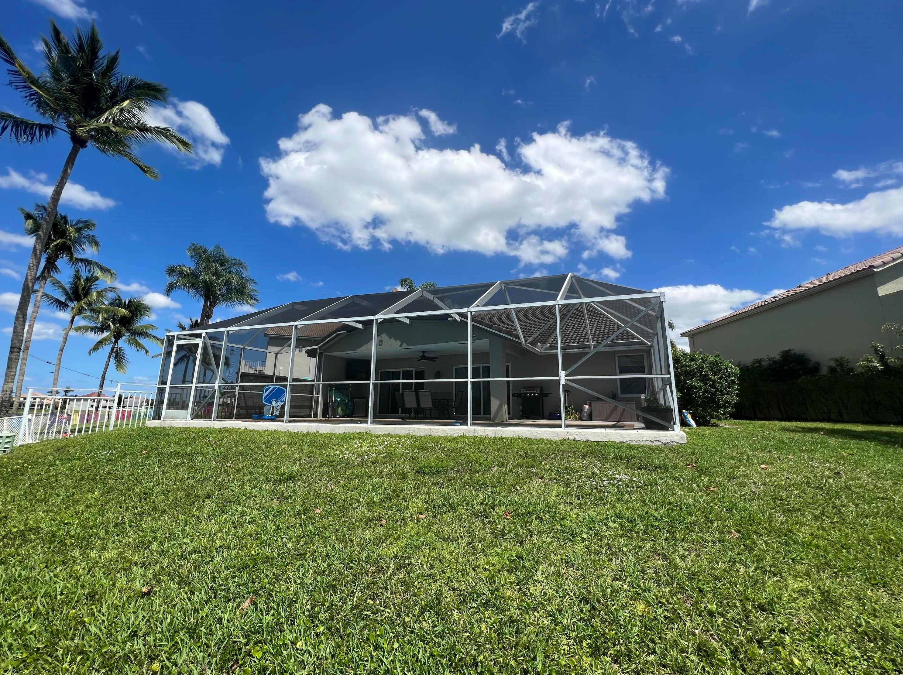 7312 Heathley Dr, Lake Worth FL  33467-7729 exterior