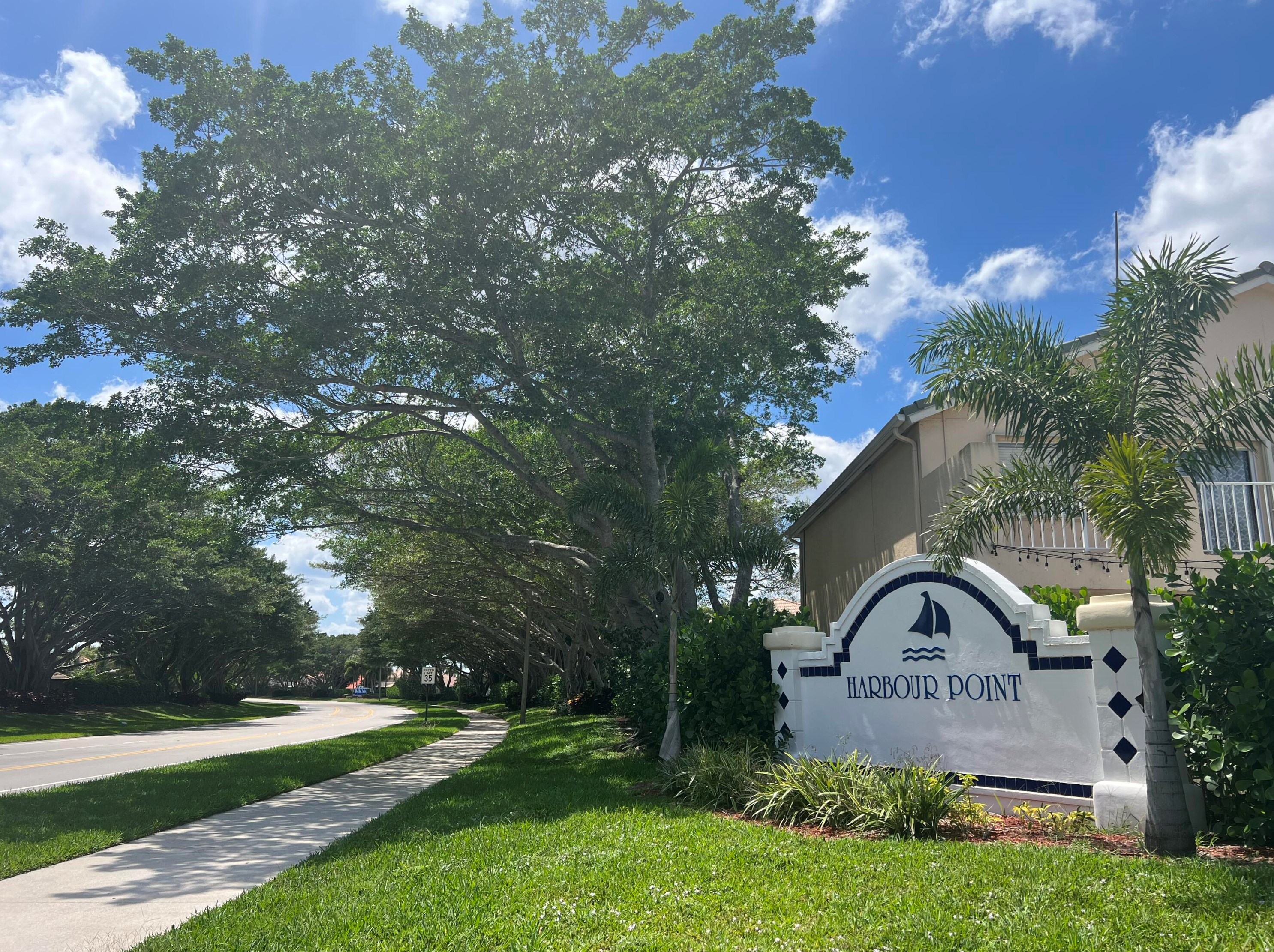 7312 Heathley Dr, Lake Worth FL  33467-7729 exterior