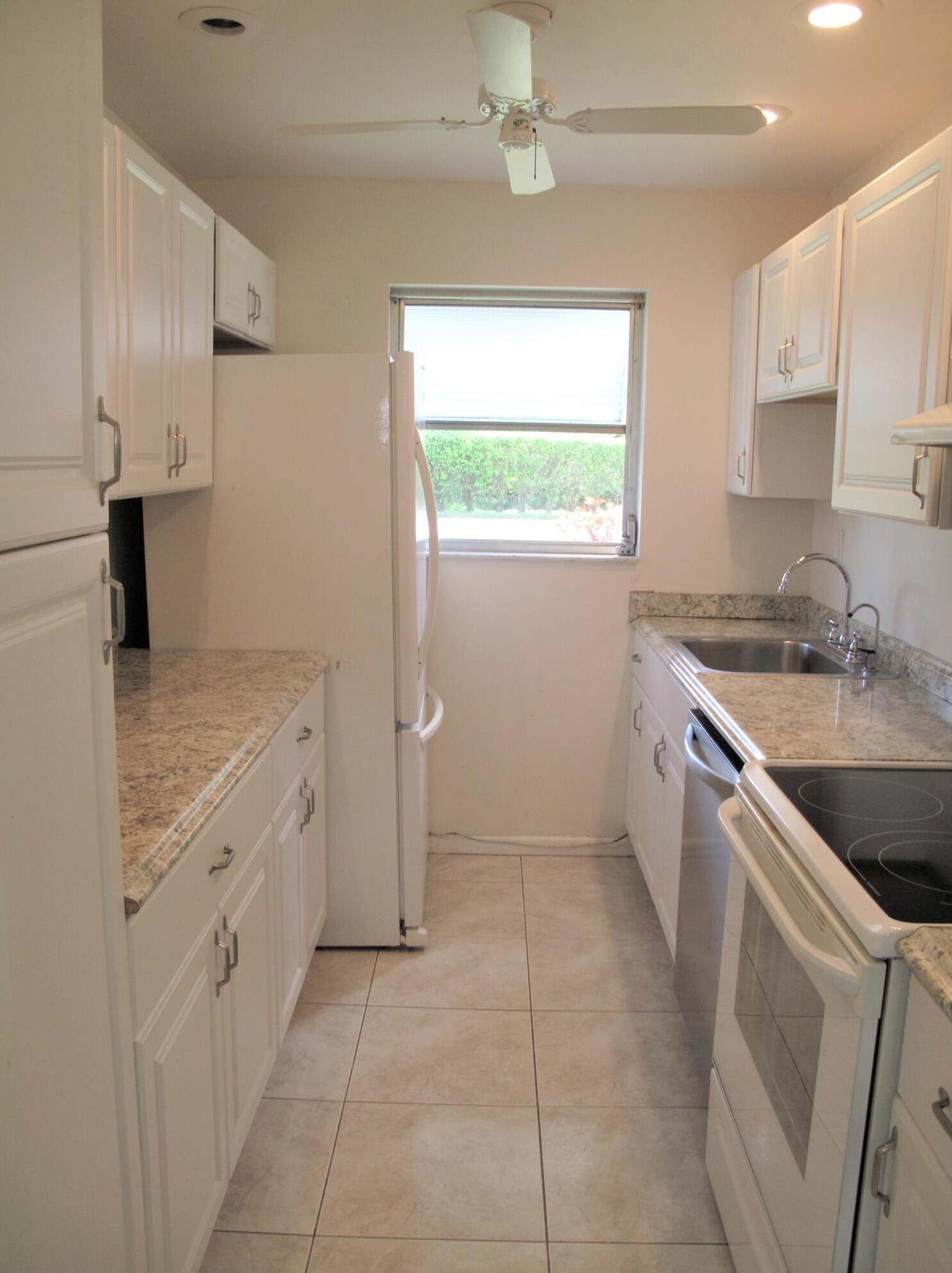 575 High Point Blvd N #b, Delray Beach, FL 33445