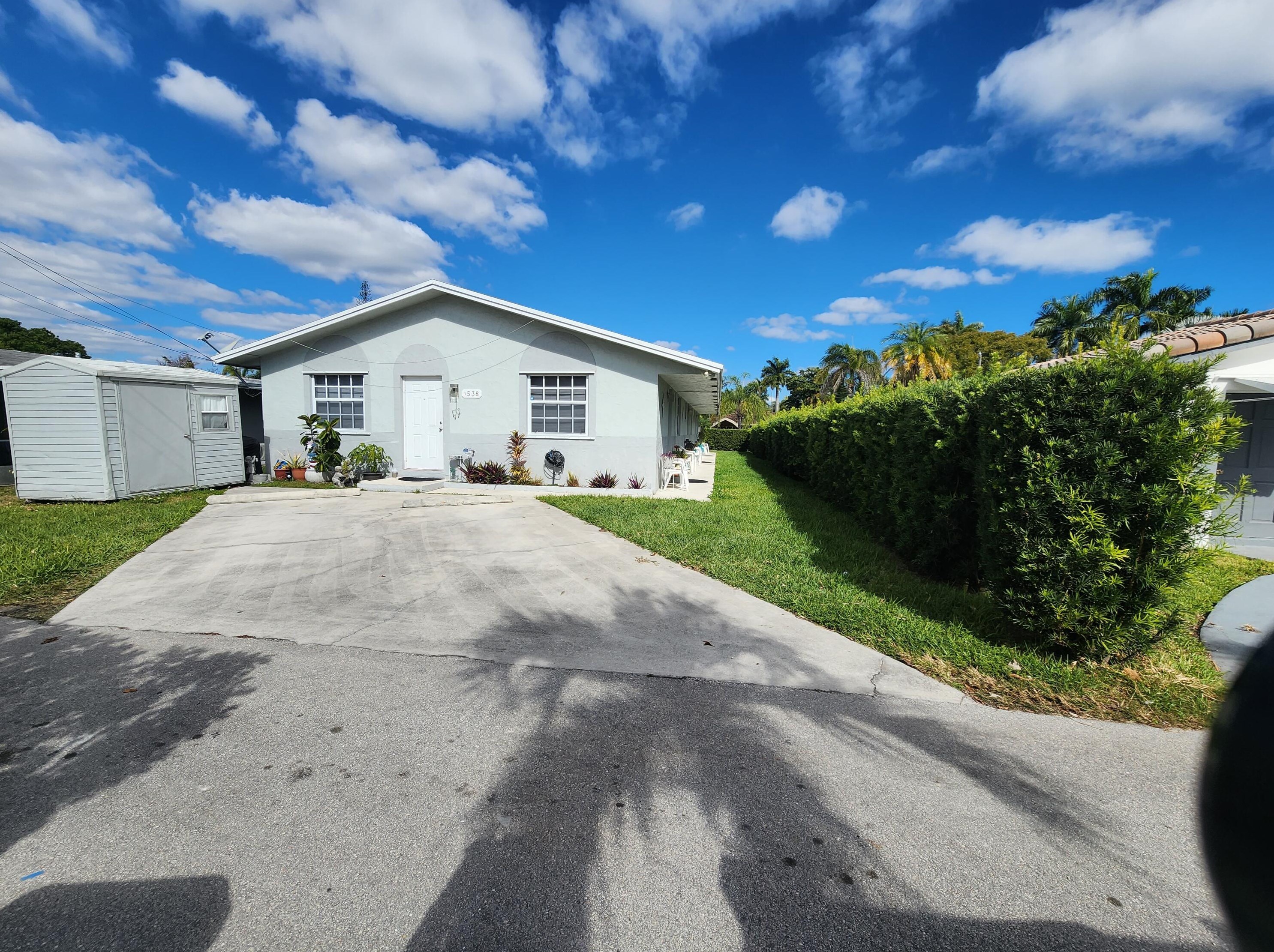 1536 Grant St, Hollywood, FL 33020-3753