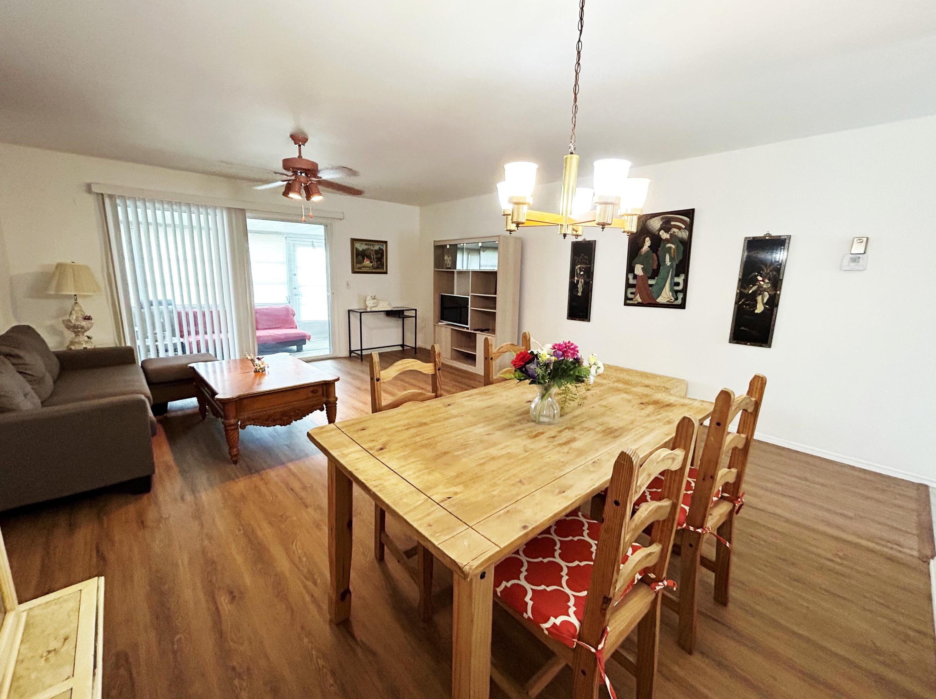 130 Amherst Ln, Lake Worth, FL 33467