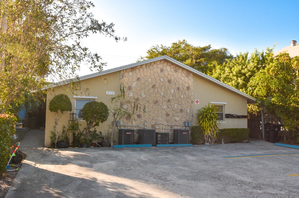 815 S L St #1, Lake Worth, FL 33460