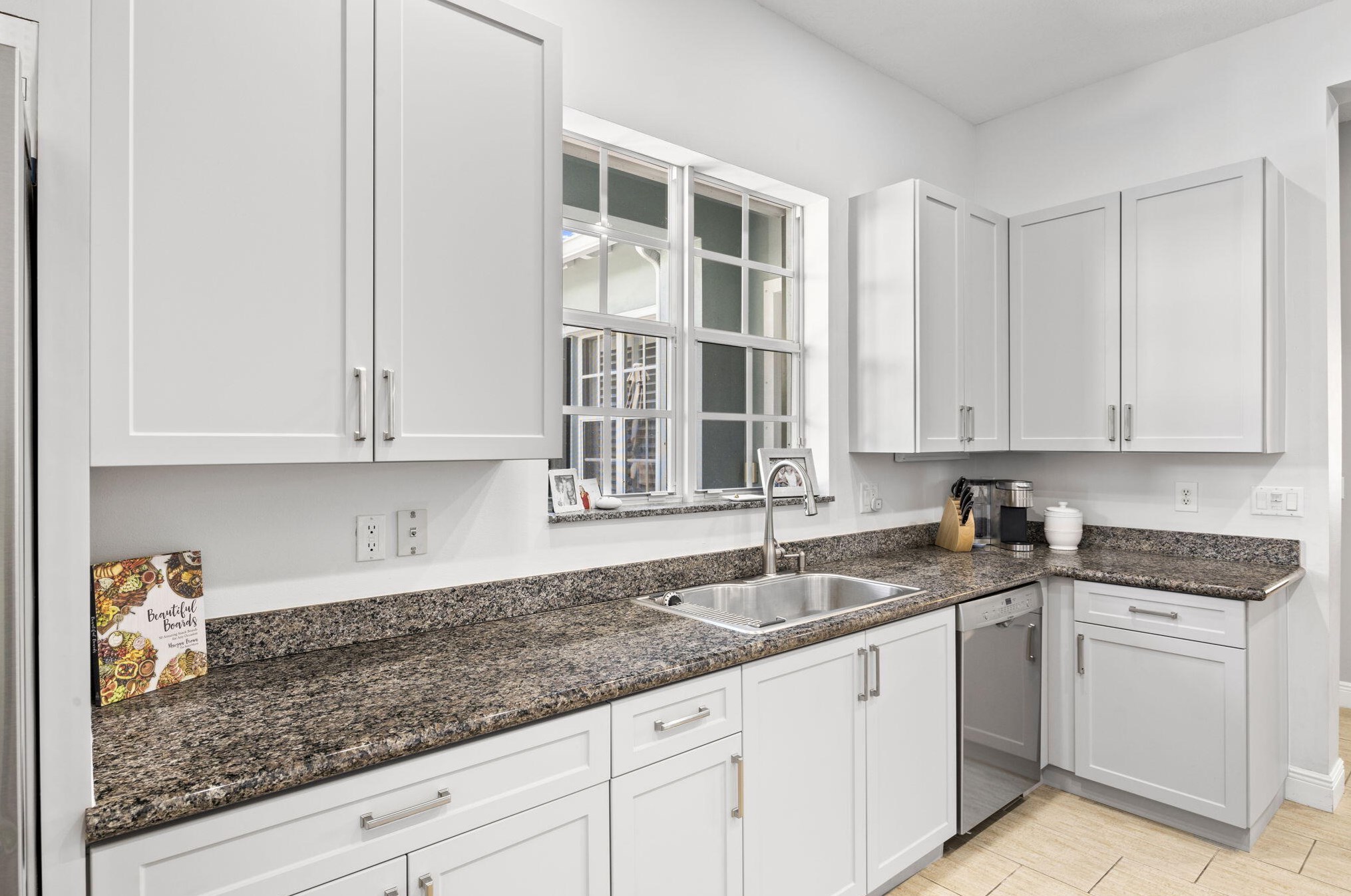 202 Botanica Dr, Jupiter FL  33458-7120 exterior