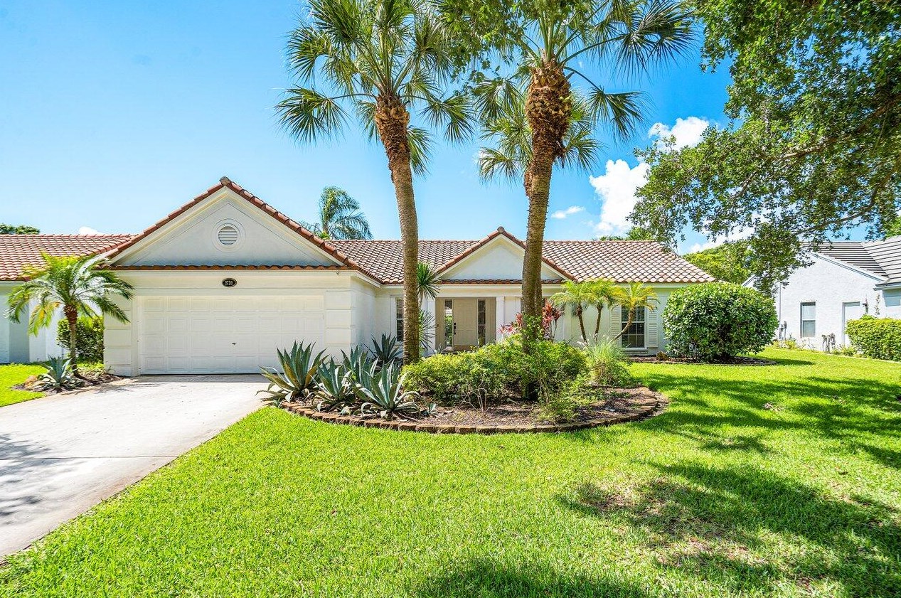 3720 Lancewood Pl, Delray Beach, FL 33445