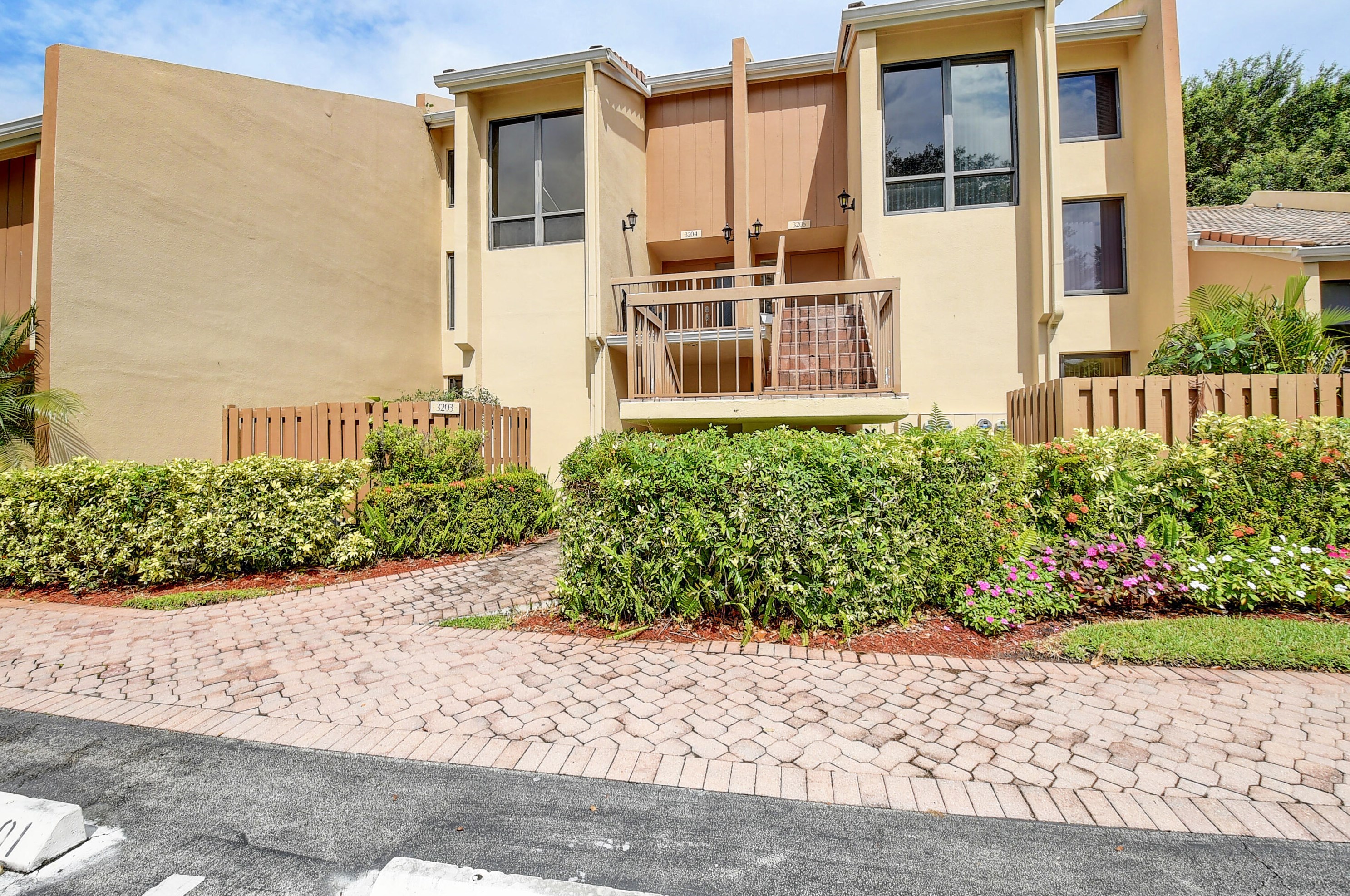 3203 Bridgewood Dr, Boca Raton, FL 33434-4151
