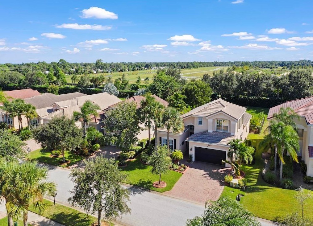 2075 Grey Falcon Cir Sw, Vero Beach, FL 32962