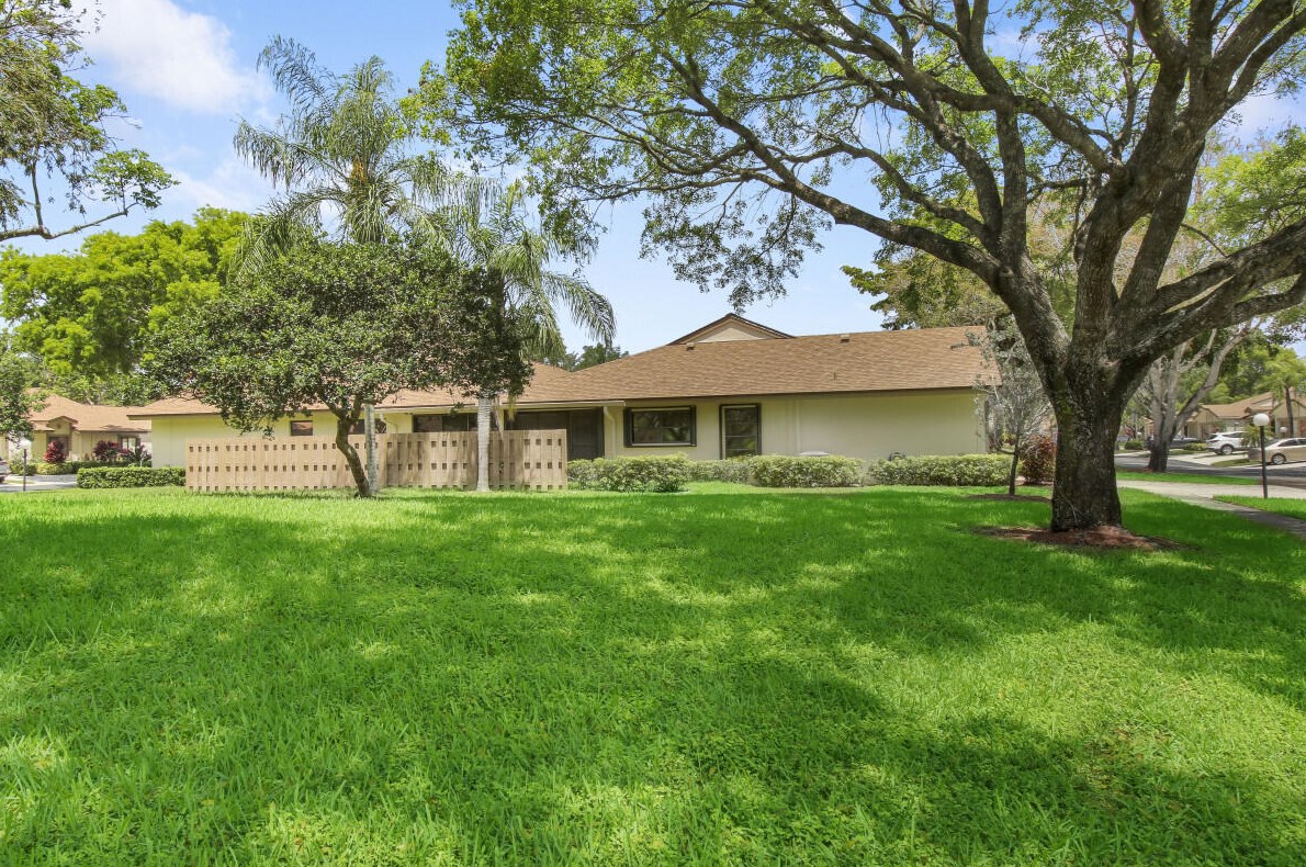 18581 Sunburst Ln, Boca Raton, FL 33496