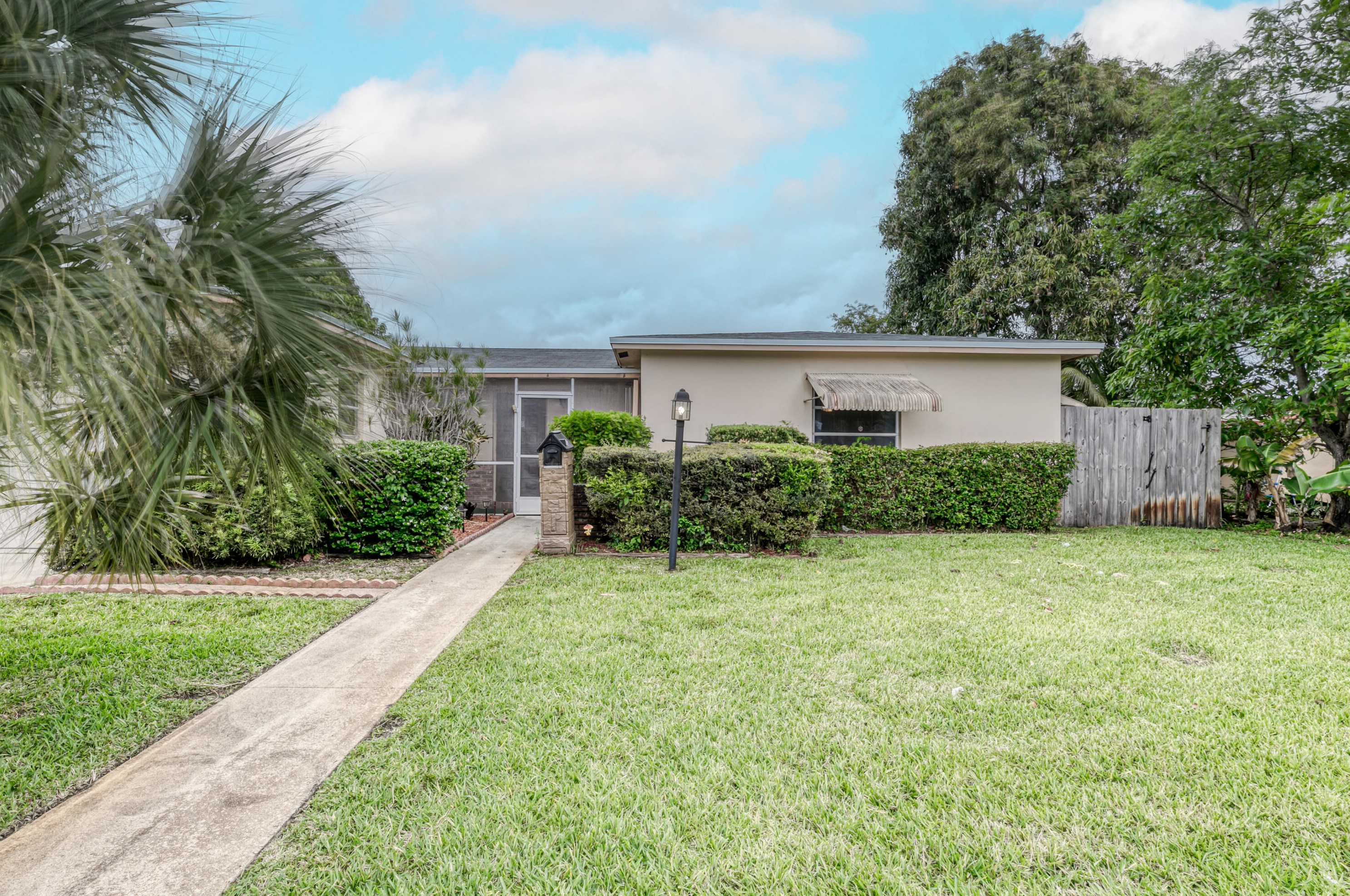 6465 8th Pl, Pompano Beach, FL 33068-2617