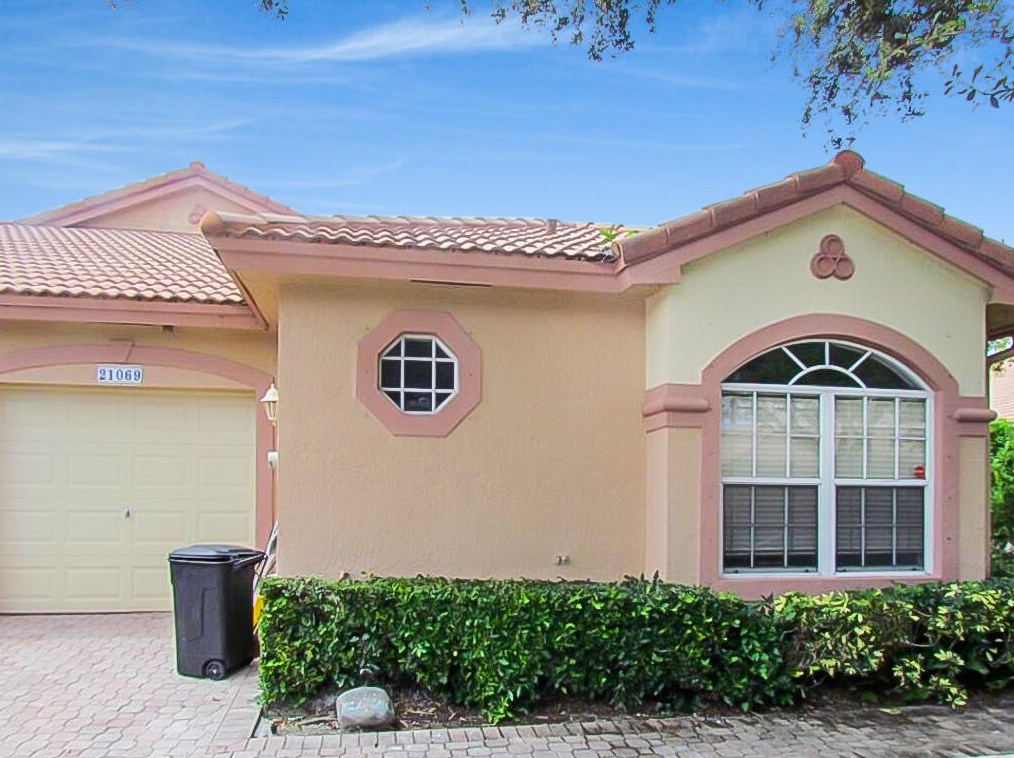 21069 Via Solano, Boca Raton, FL 33433-2223