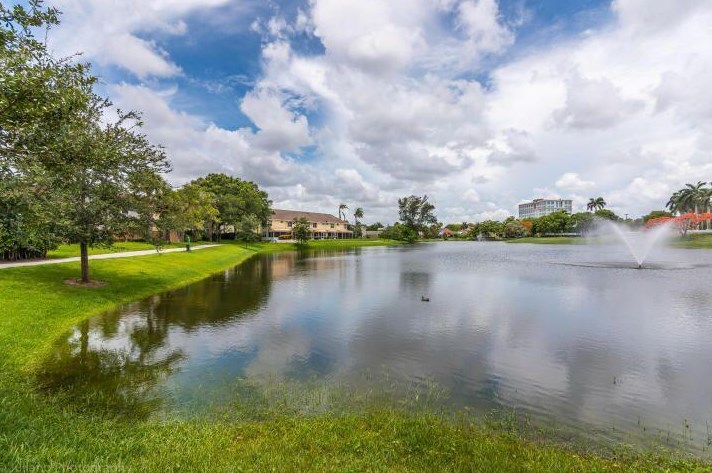 5044 Pointe Emerald Ln, Boca Raton FL  33486-1487 exterior