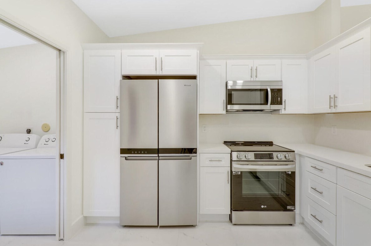 8273 Springtree Rd, Boca Raton, FL 33496