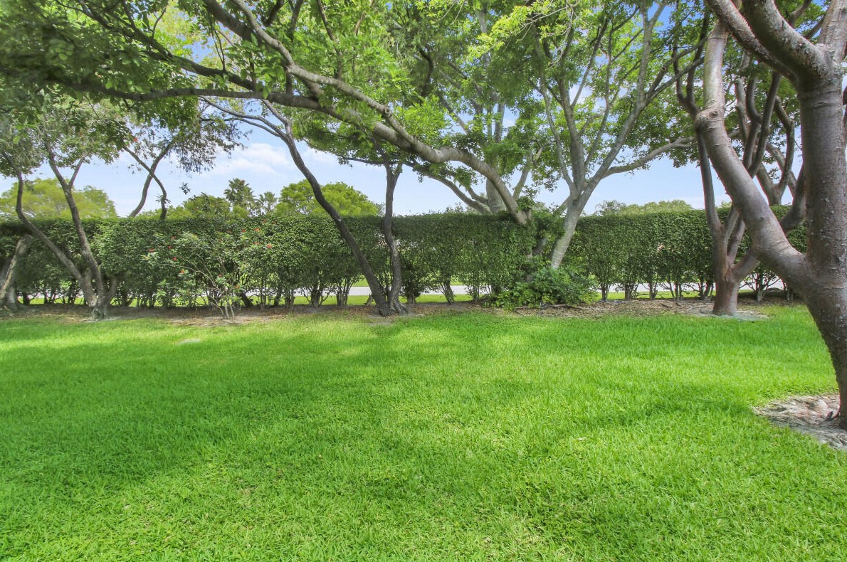 8273 Springtree Rd, Boca Raton FL 33496-5112 exterior