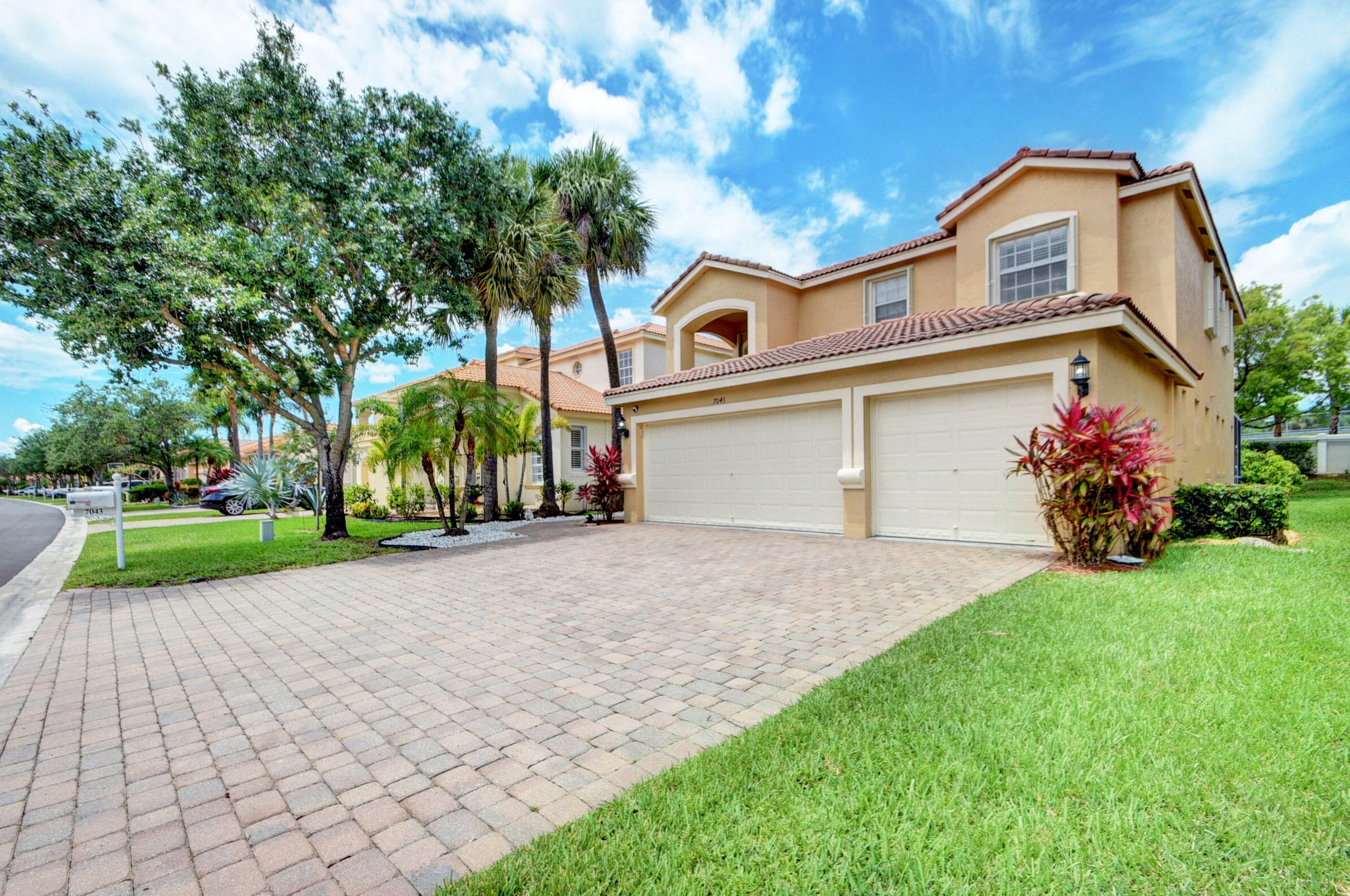 7043 Via Leonardo, Lake Worth FL  33467-5236 exterior