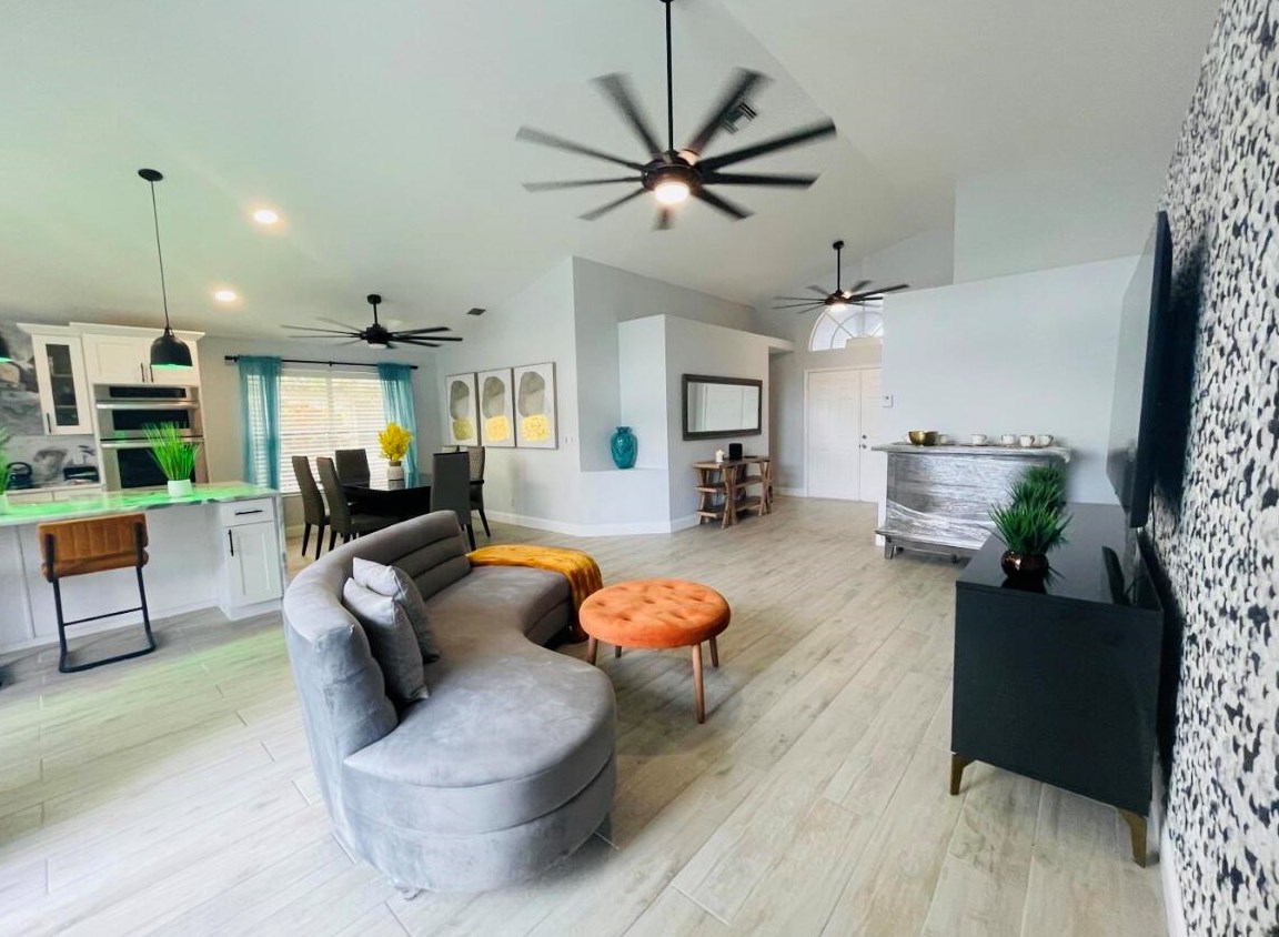 329 Hammocks Trl, West Palm Beach, FL 33413