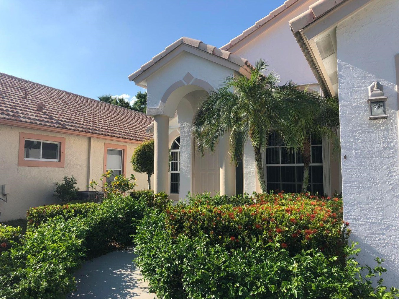1563 Carriage Brooke Dr, West Palm Beach, FL 33414