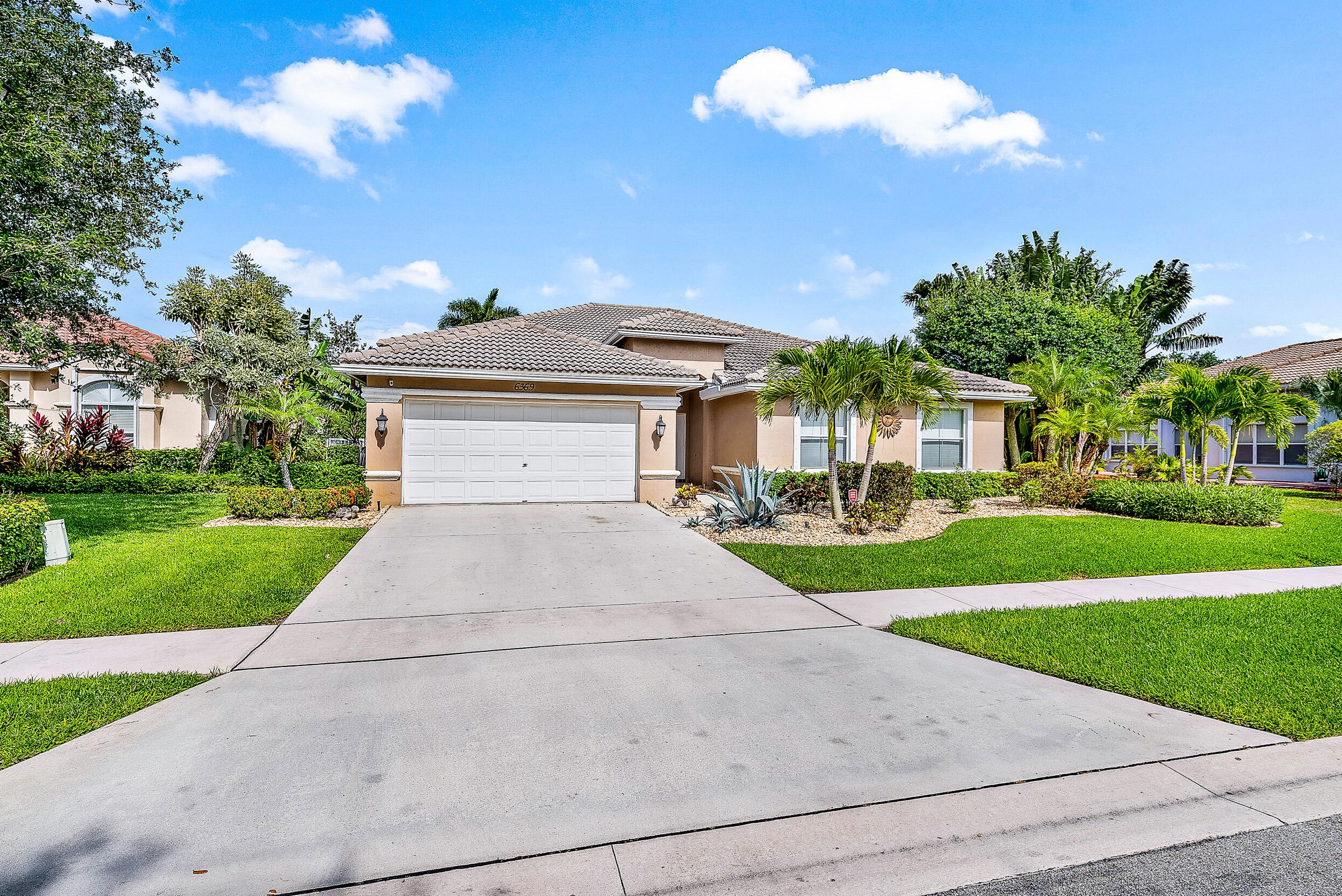 6369 Sand Hills Cir, Lake Worth, FL 33463-8230