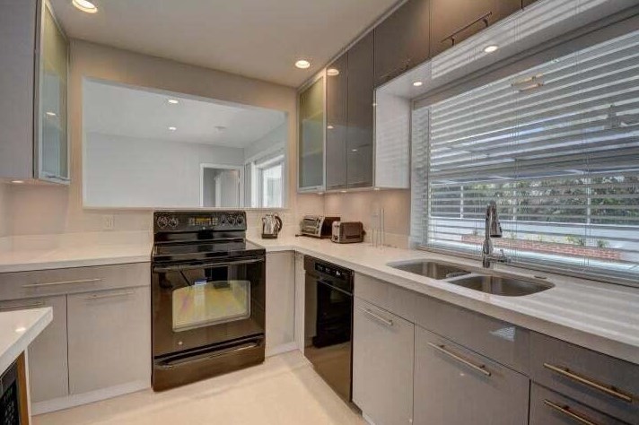 3911 Nw 4th Ct, Boca Raton, FL 33431