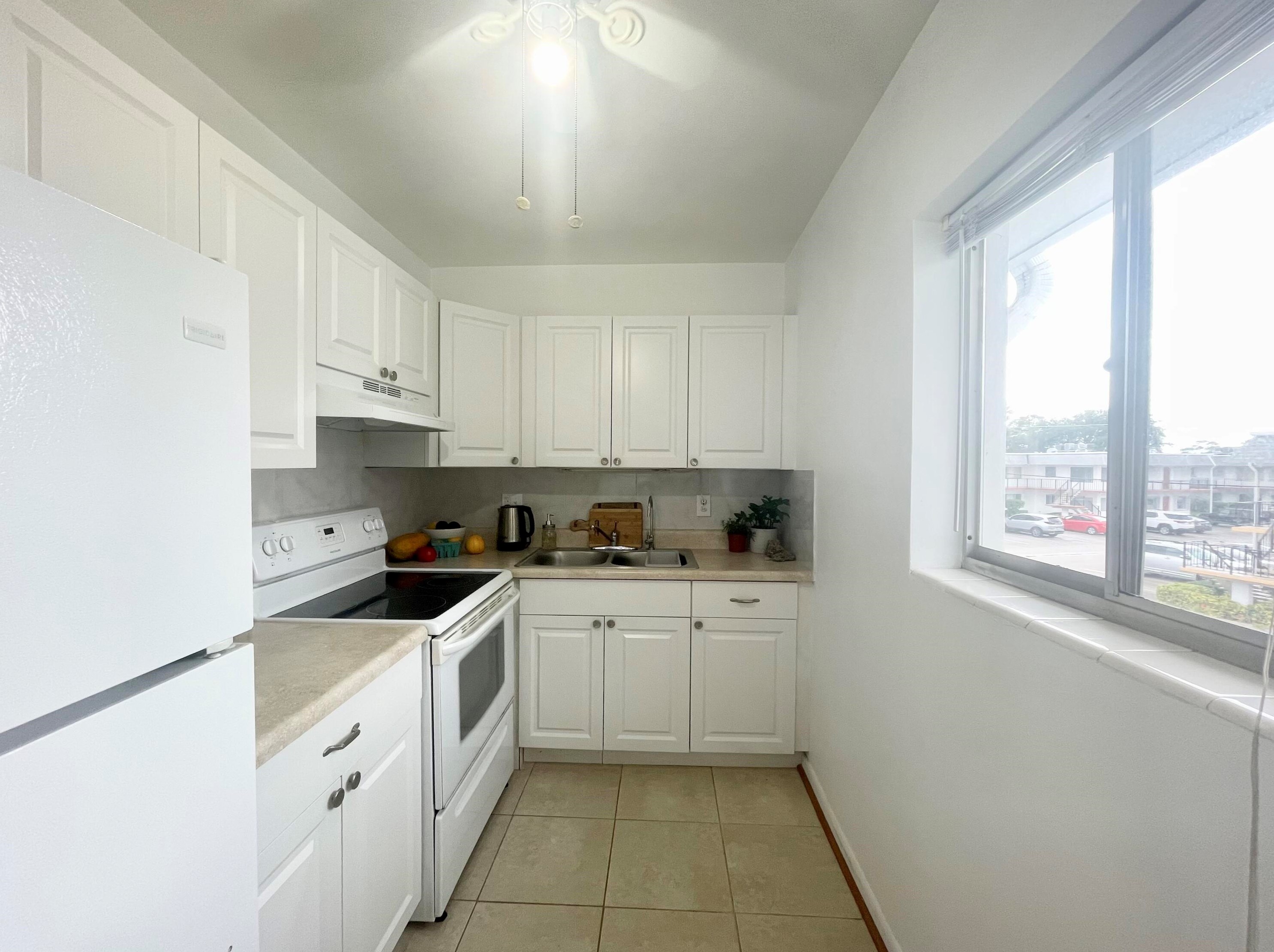 2920 Cynthia Ln #203, Lake Worth, FL 33461