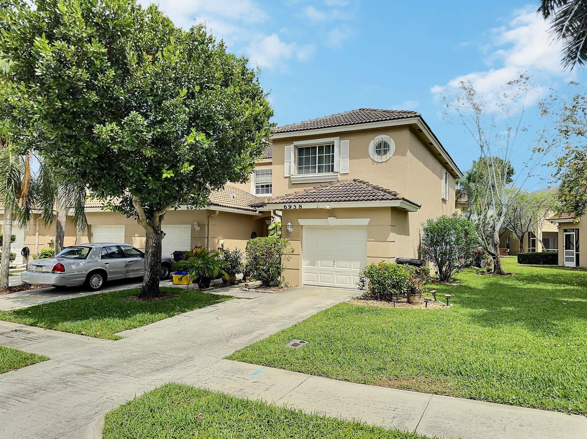 6958 Oak Bridge Ln, Lake Worth, FL 33467-7210
