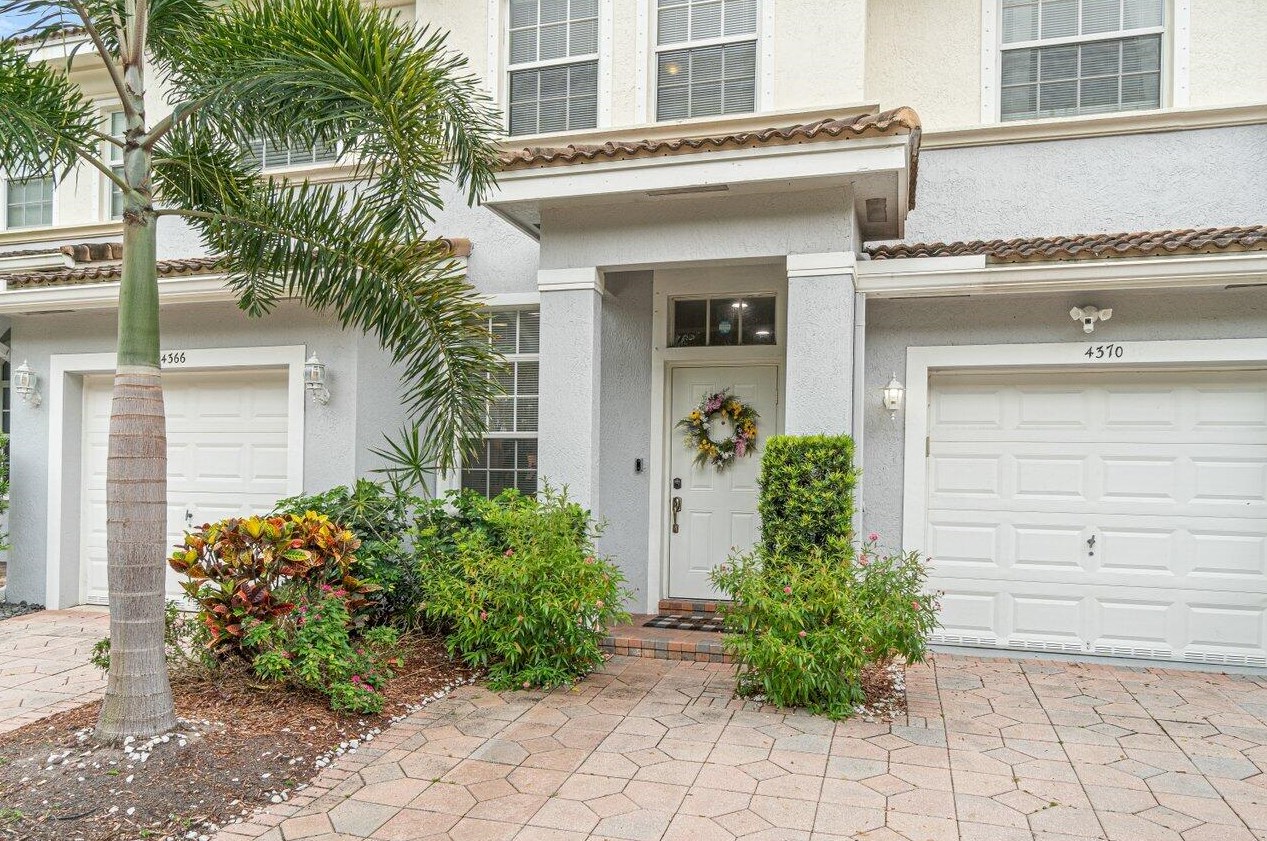 4370 Legacy Ct, Delray Beach, FL 33445